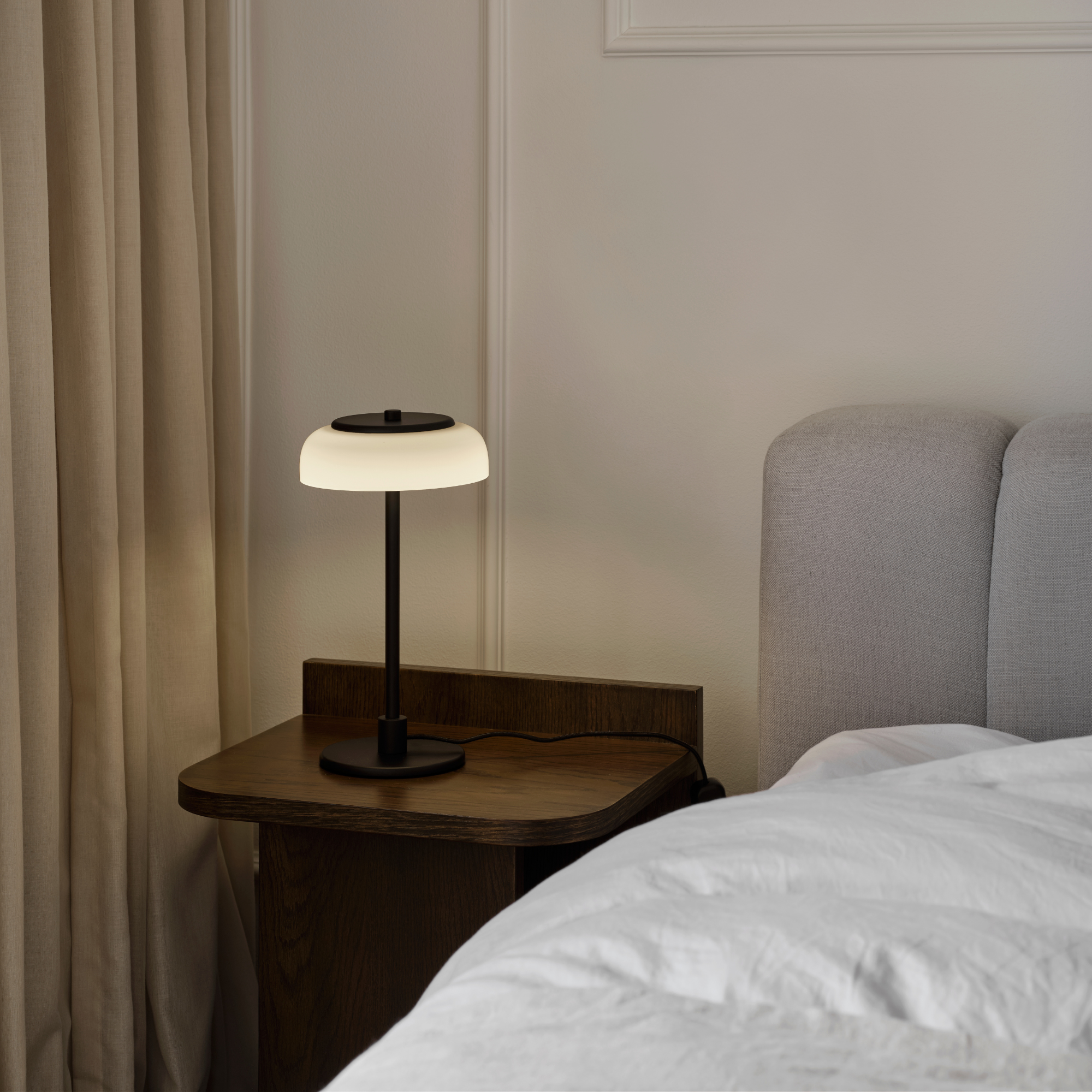 Nuura Blossi Small Table Lamp - Black & Opal Glass