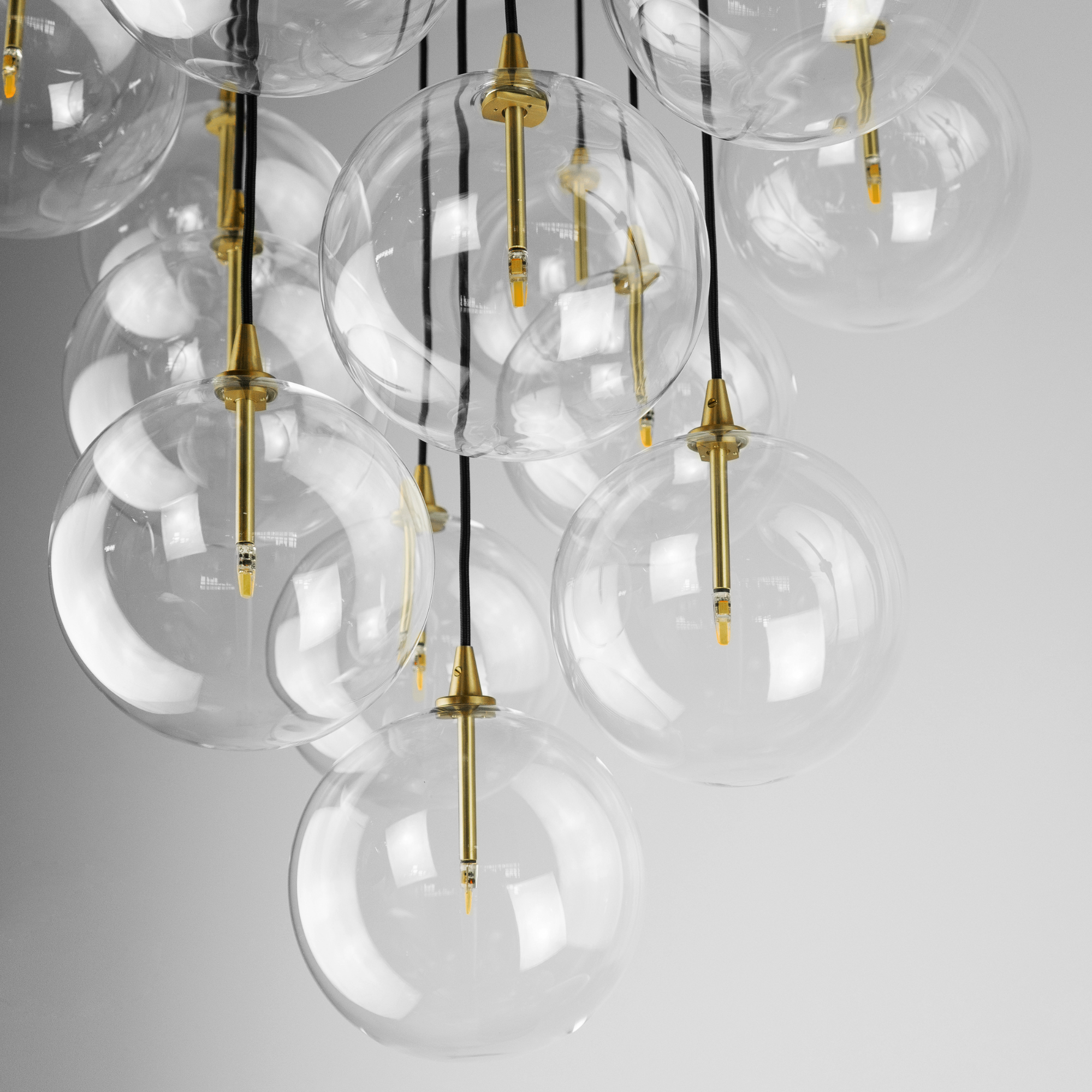 Schwung Cluster 13 Light Chandelier - Transparent Glass