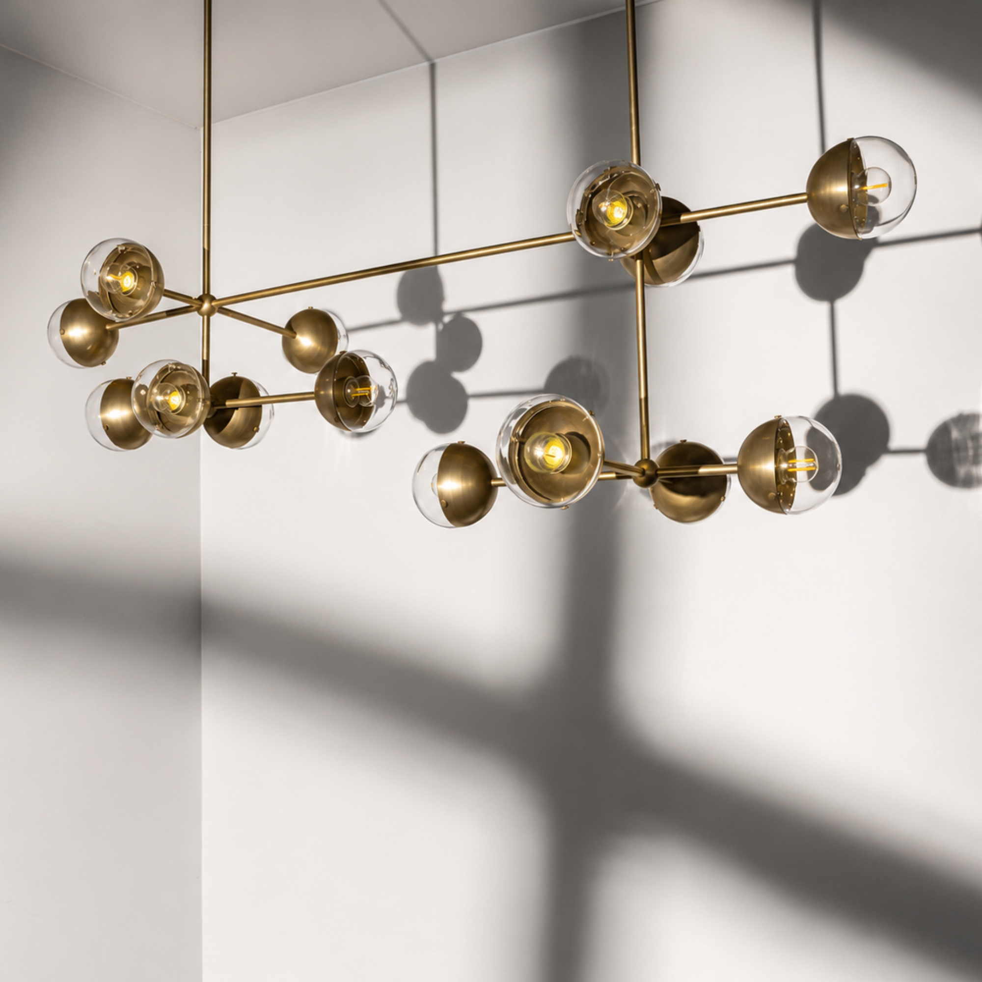 Schwung Molecule Linear 14 Light Chandelier - Transparent Glass