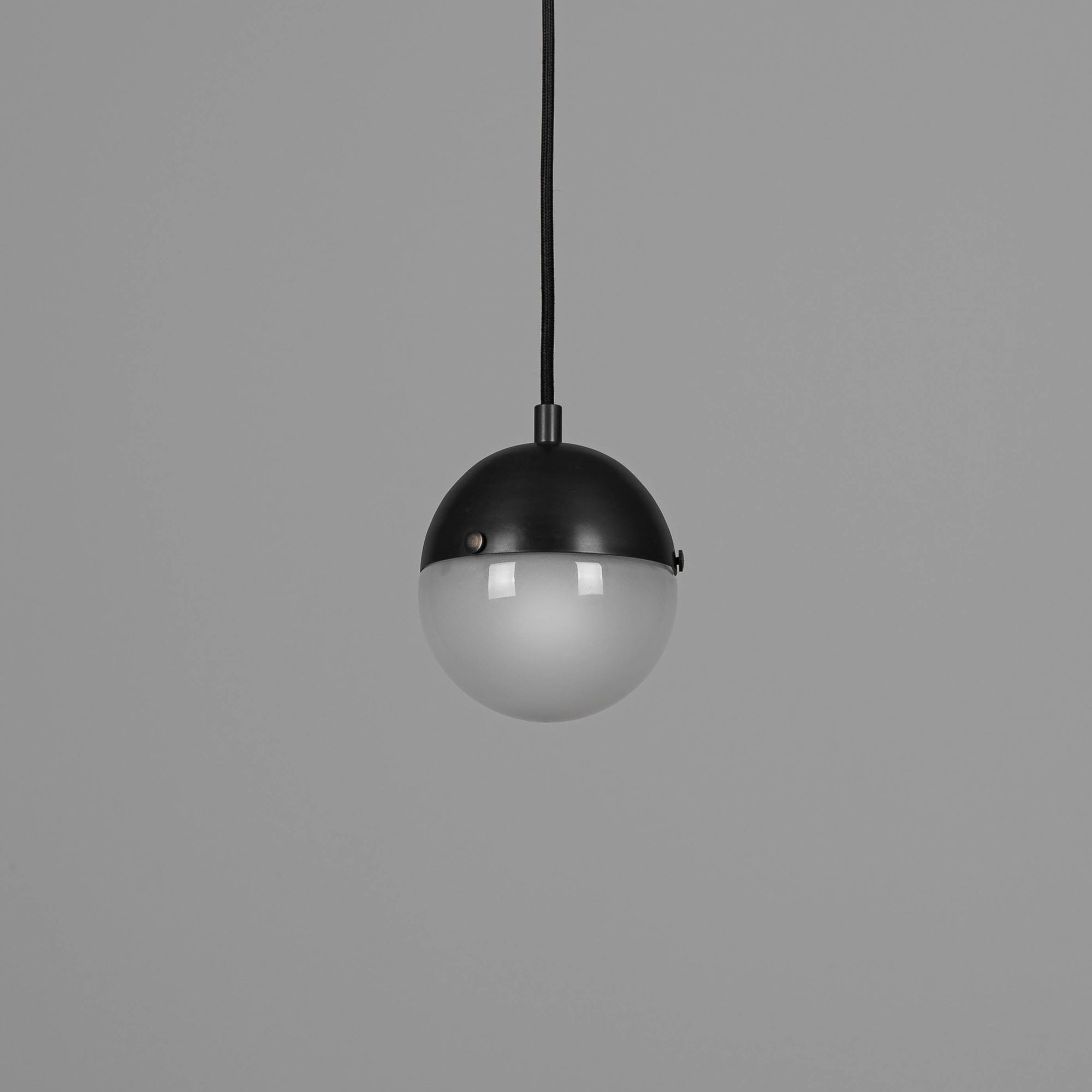 Schwung Molecule Single Pendant - Frosted Glass