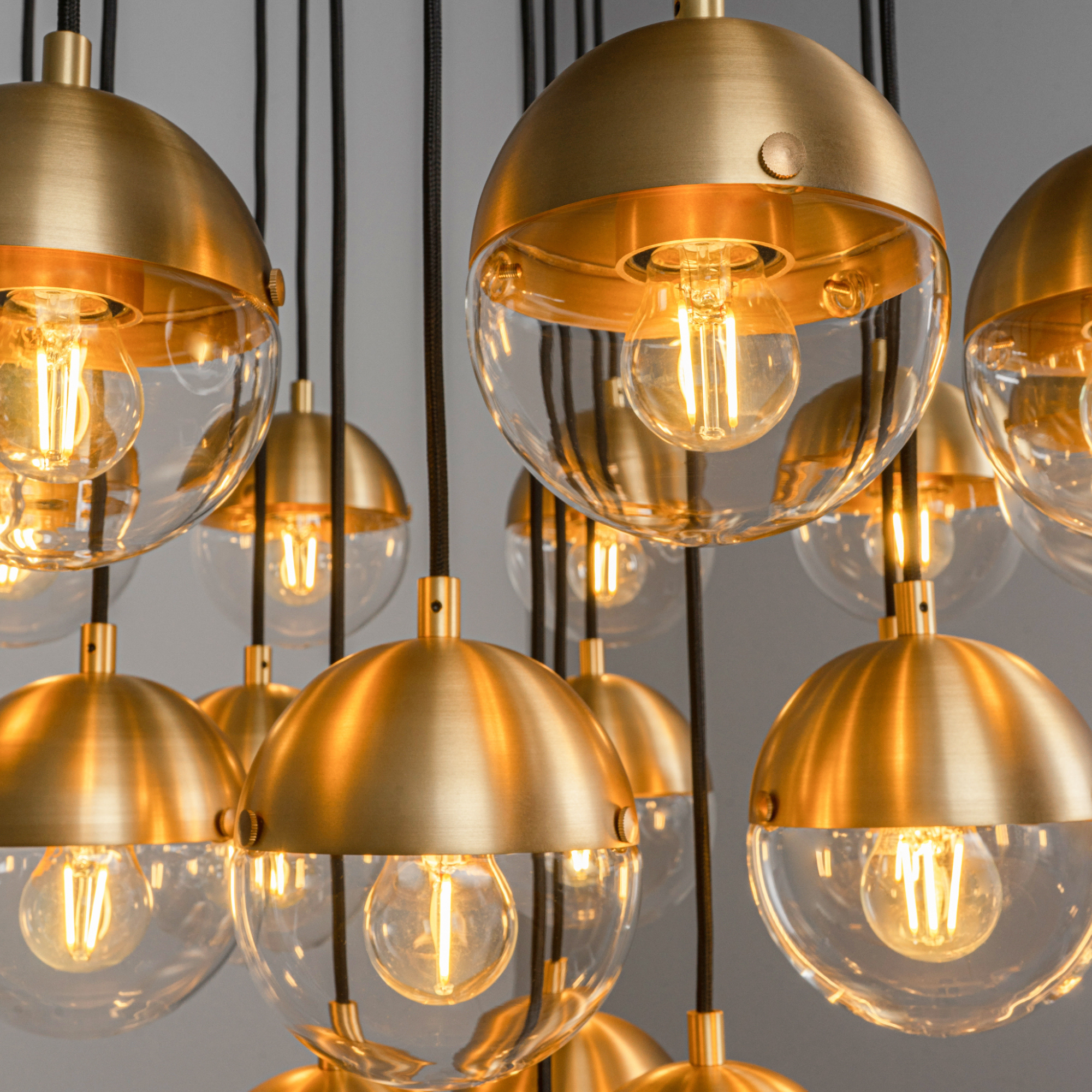 Schwung Molecule Cluster 19 Light Chandelier - Transparent Glass