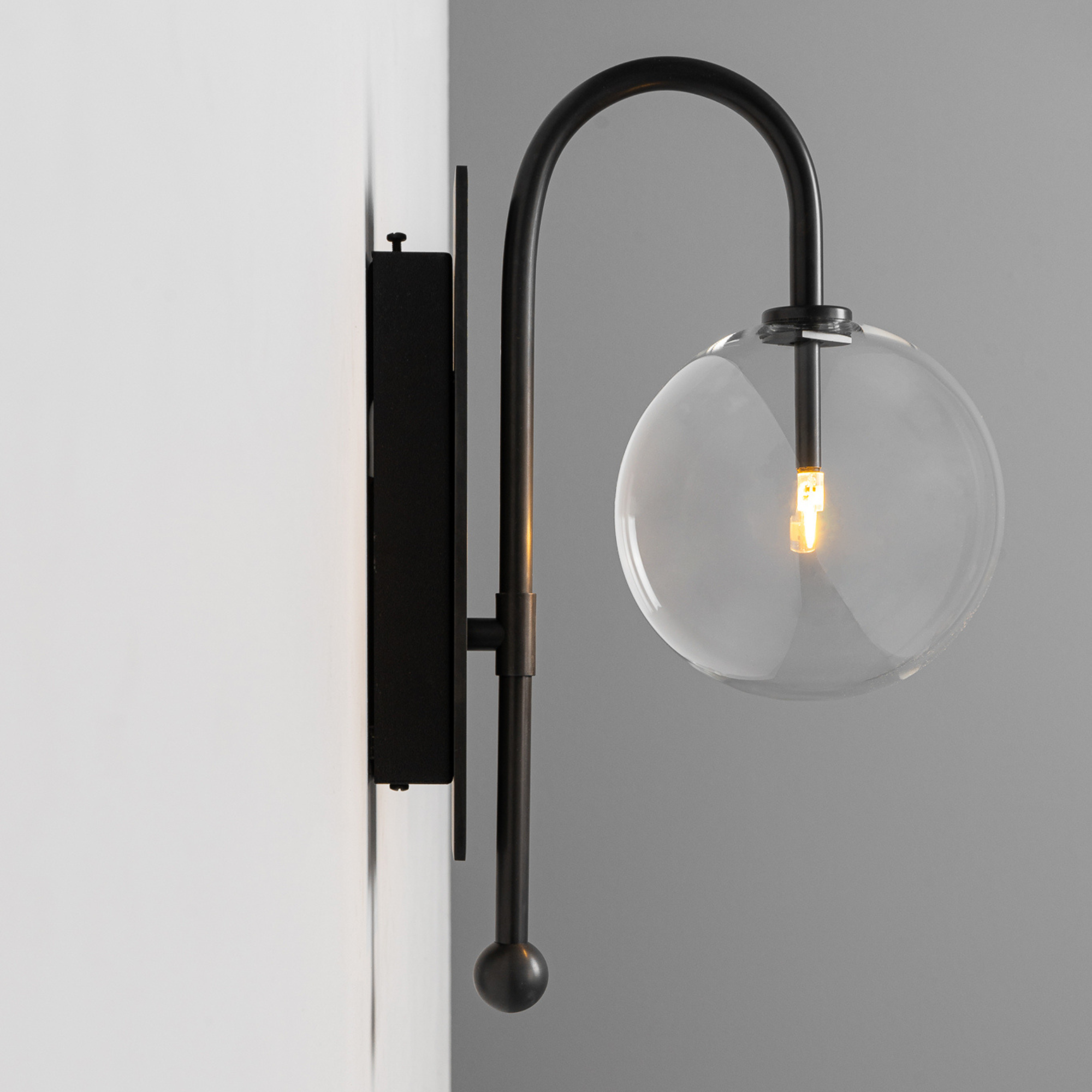 Schwung Naples Single Wall Sconce Light - Transparent Glass