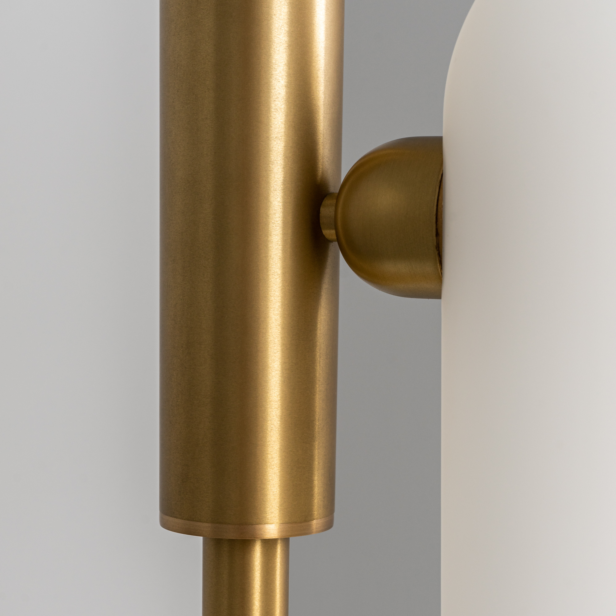 Schwung Odyssey 1 Table Lamp - Opal Mat Glass