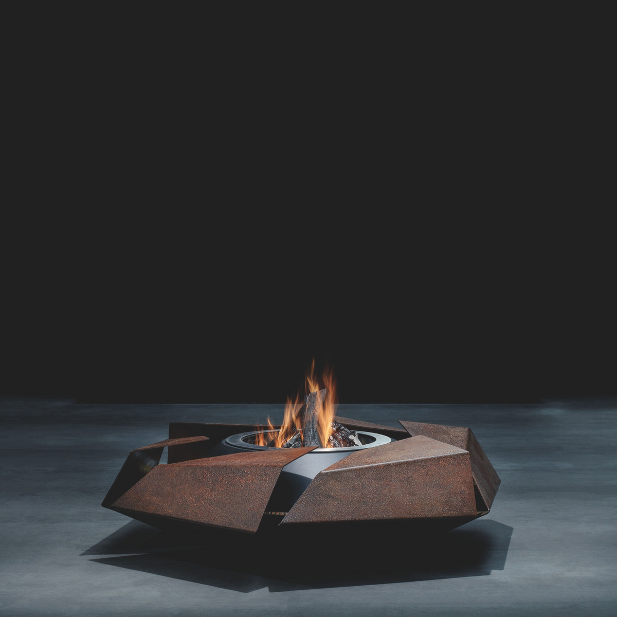 GlammFire Stravaganza Outdoor Fire Pit