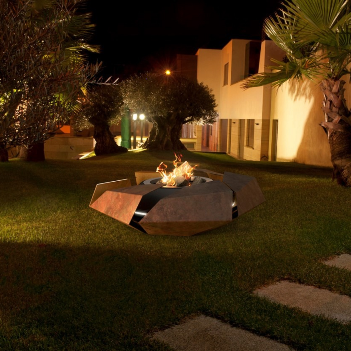 GlammFire Stravaganza Outdoor Fire Pit