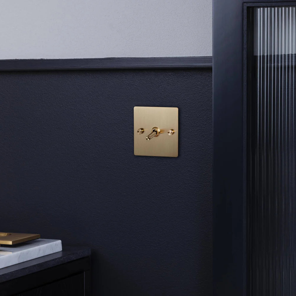 Buster + Punch 1G Toggle Intermediate Light Switch - Brass Back Plate & Cross Knurl Pattern