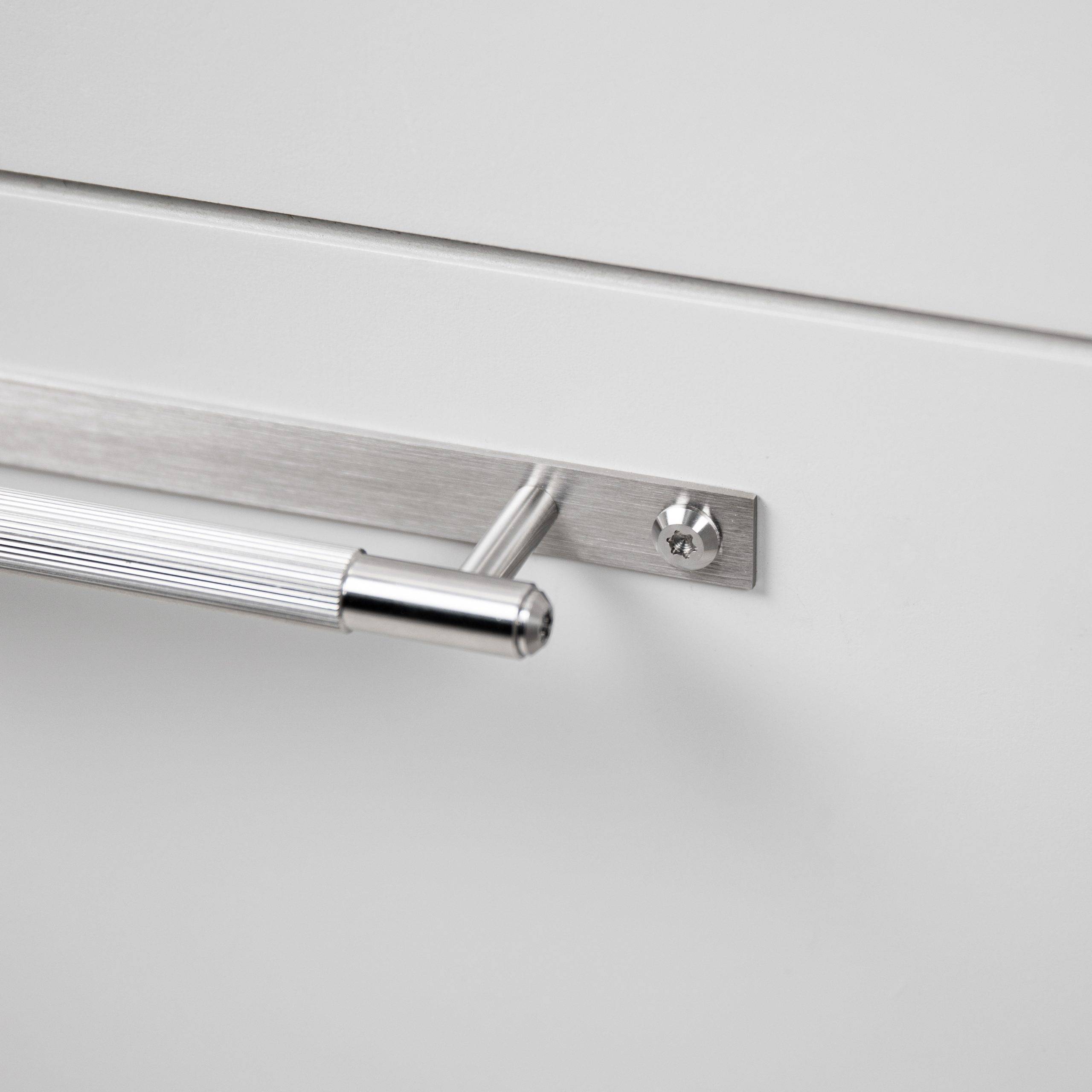 Buster + Punch Pull Bar - Plate - Linear Knurl - Medium