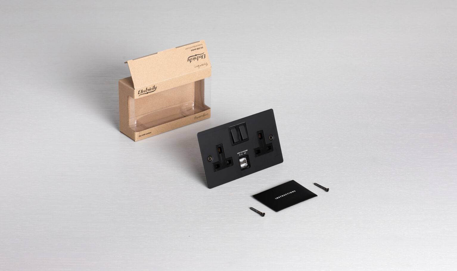 Buster + Punch 2G UK Plug Socket USB