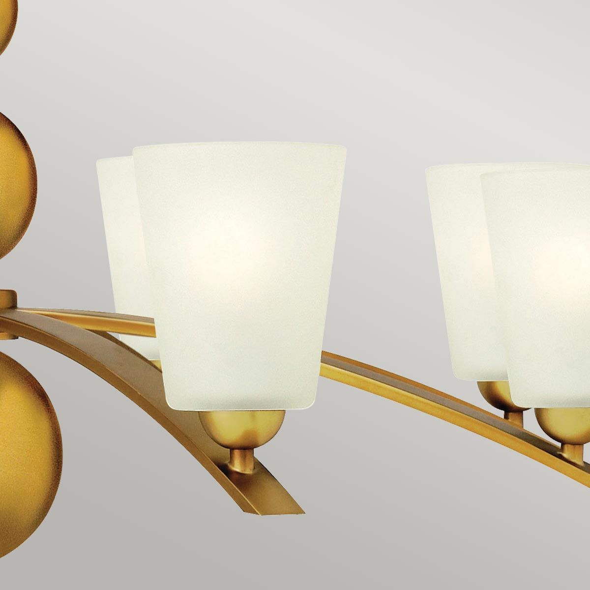 Hinkley Zelda 8 Light Chandelier - Vintage Brass