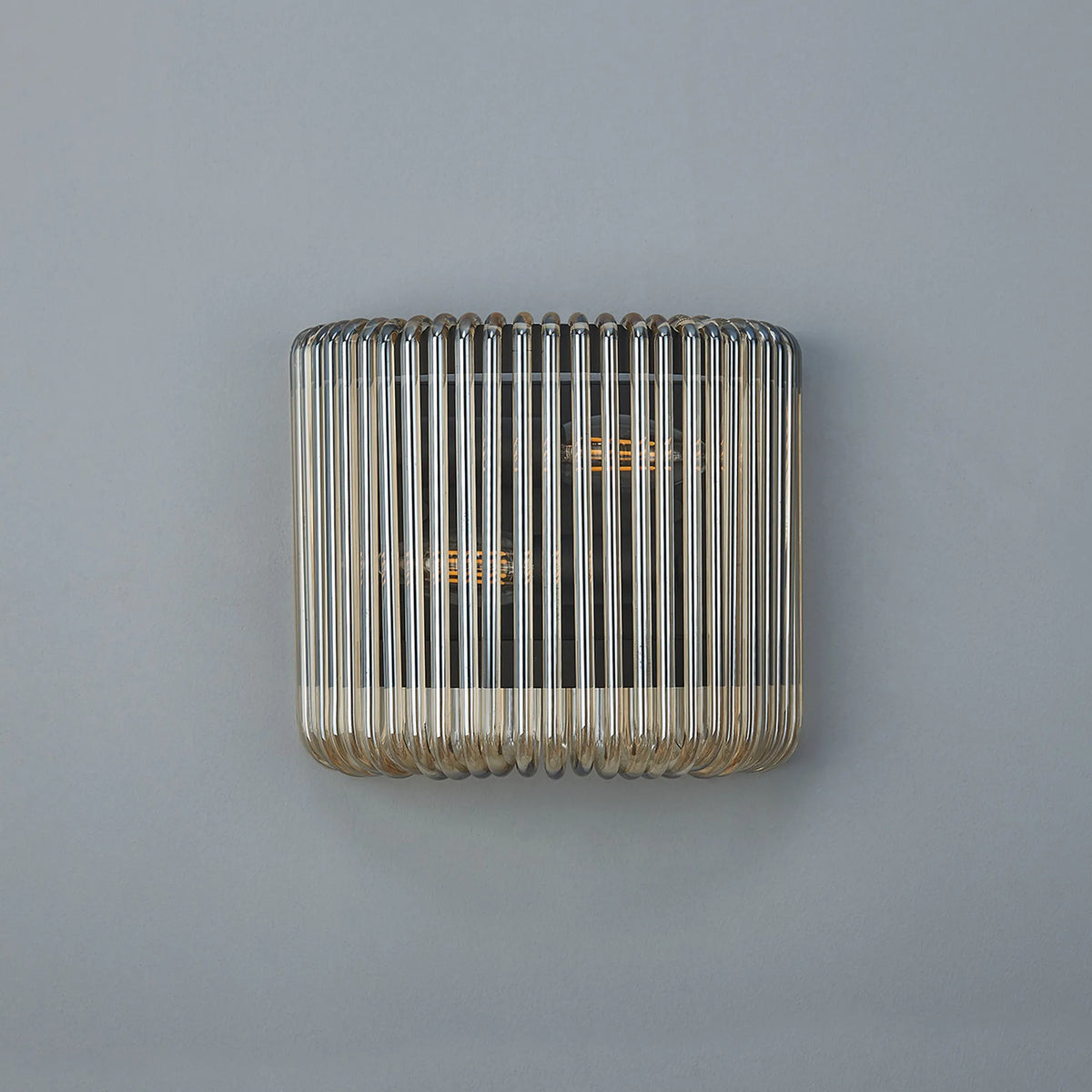 Fabula Hutton 22 x Small Wall Light – 22 cm – Black & Smoke Brown Glass