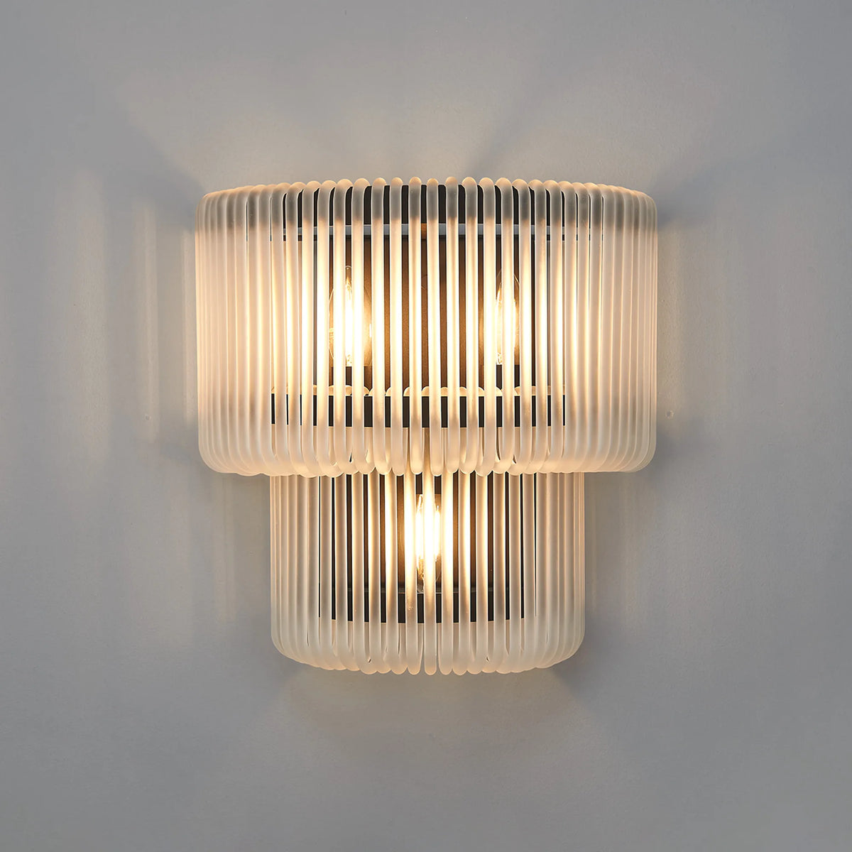 Fabula Hutton 32 x Large Wall Light – 32 cm – Black & Frosted Glass
