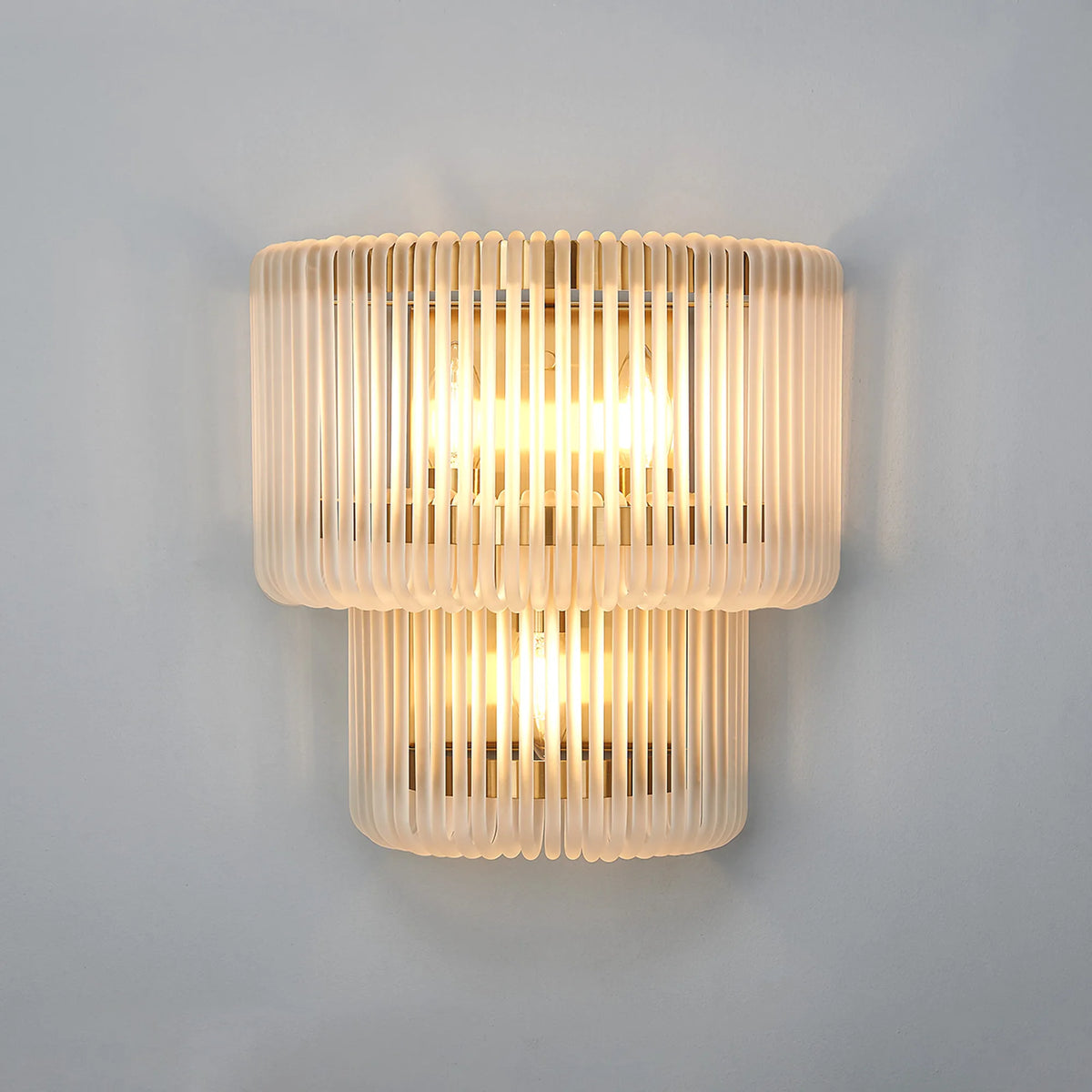 Fabula Hutton 32 x Large Wall Light – 32 cm – Brass & Frosted Glass