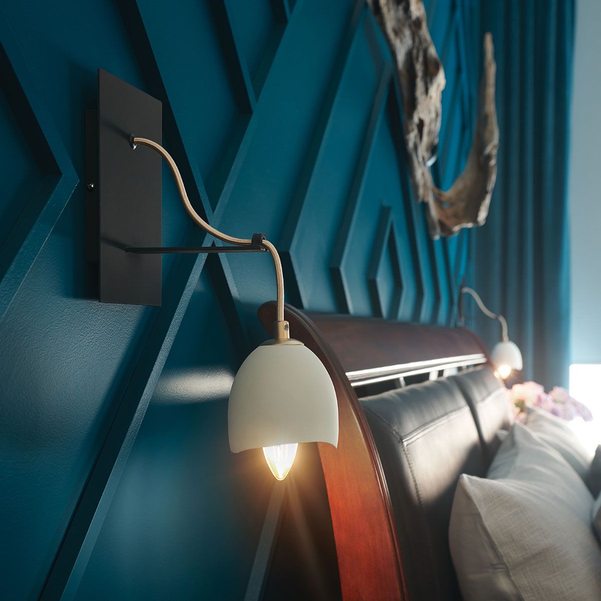 Quintiesse Nula Single Wall Light - Shell White & Luxe Gold