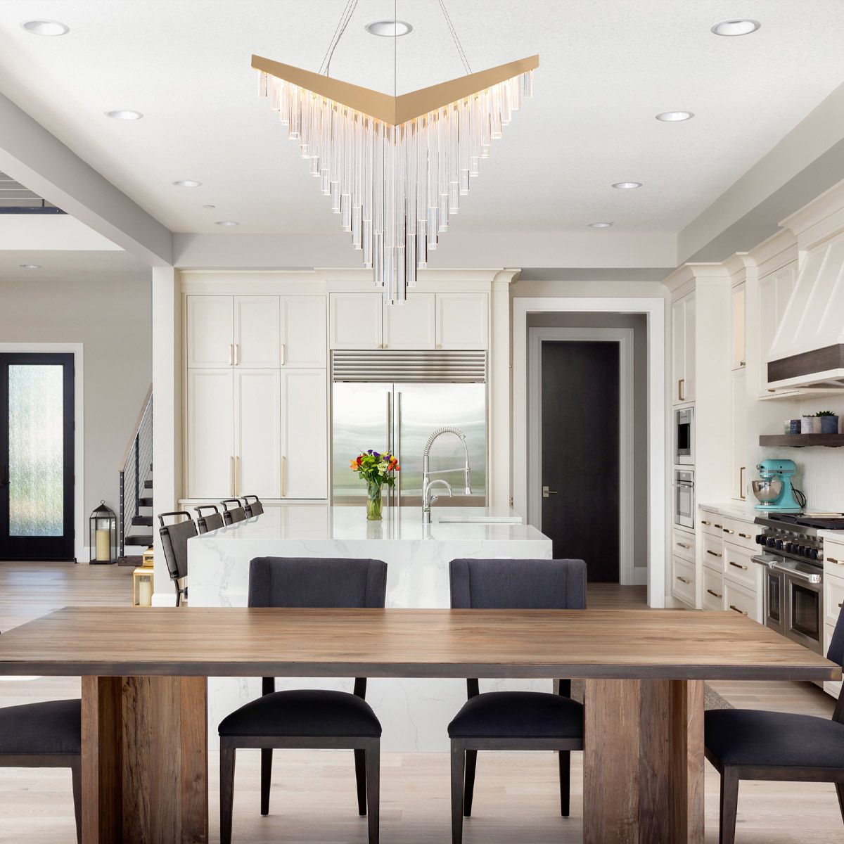 Quintiesse Vivien Chandelier - Matte Gold
