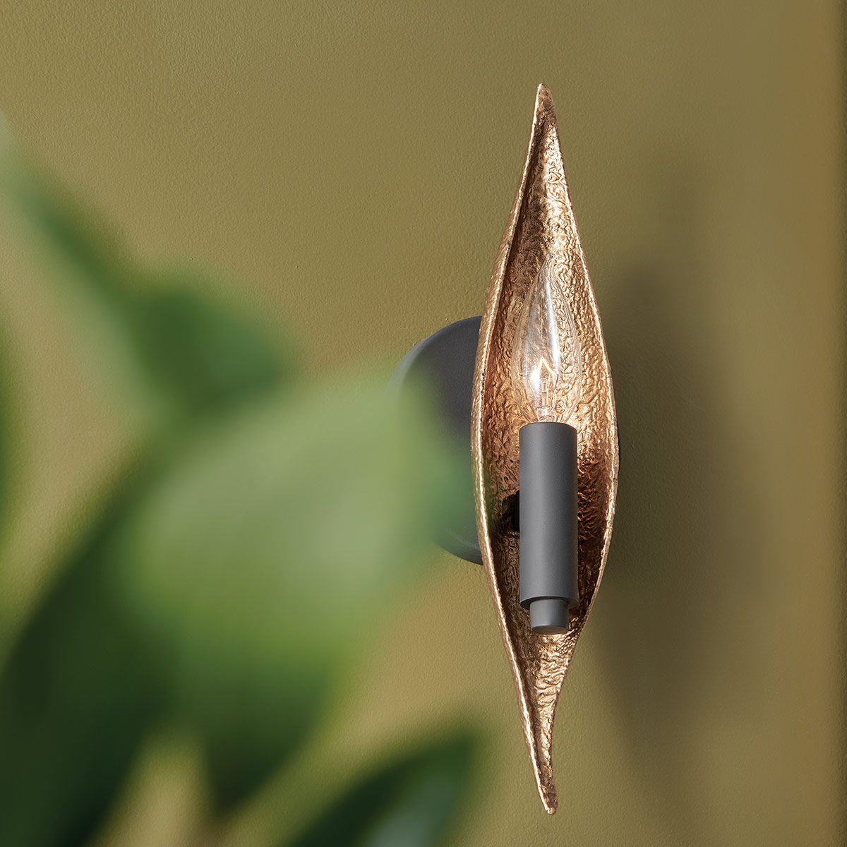 Quintiesse Willow Single Wall Light - Carbon Black with Deluxe Gold
