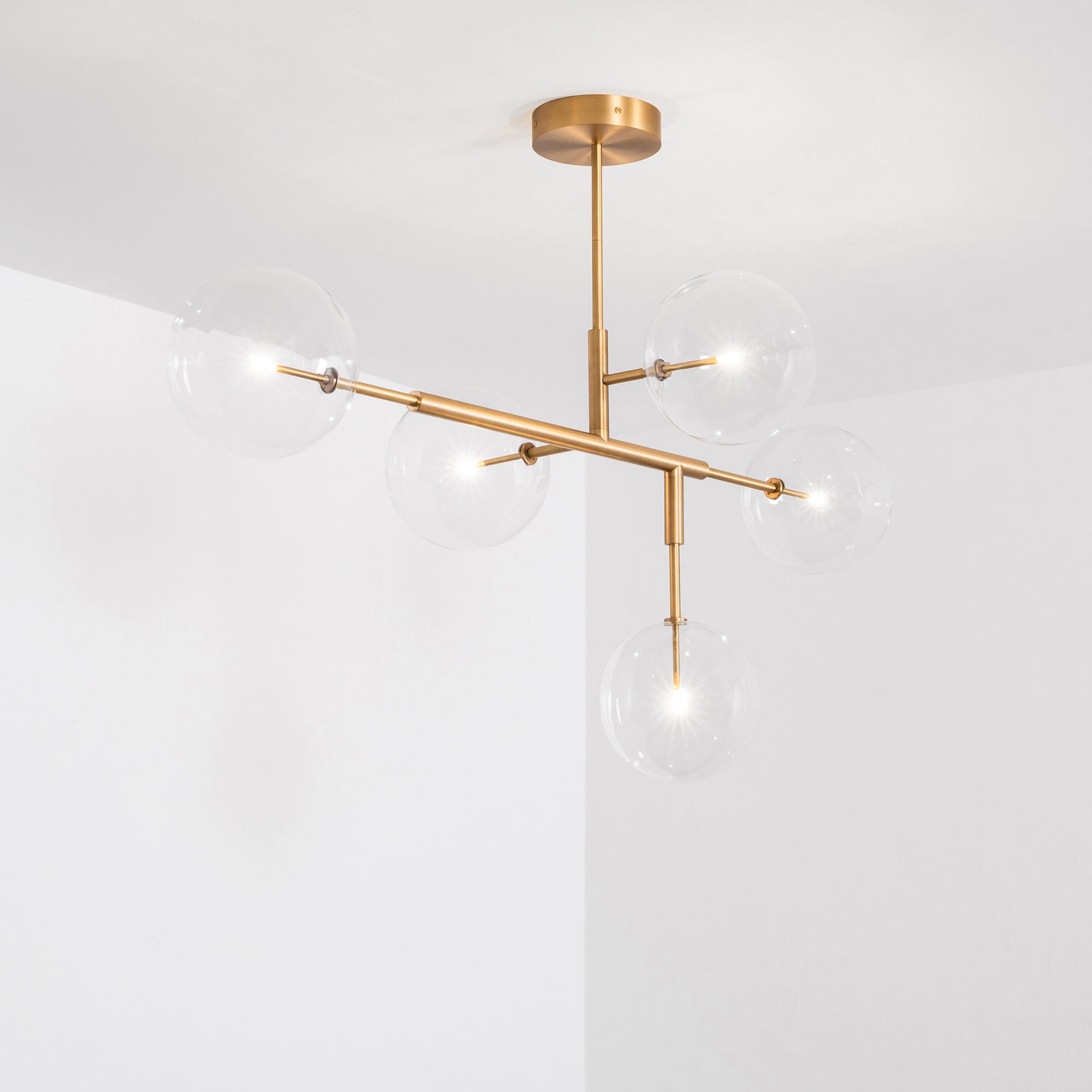 Schwung Axis 5 Light Chandelier - Transparent Glass