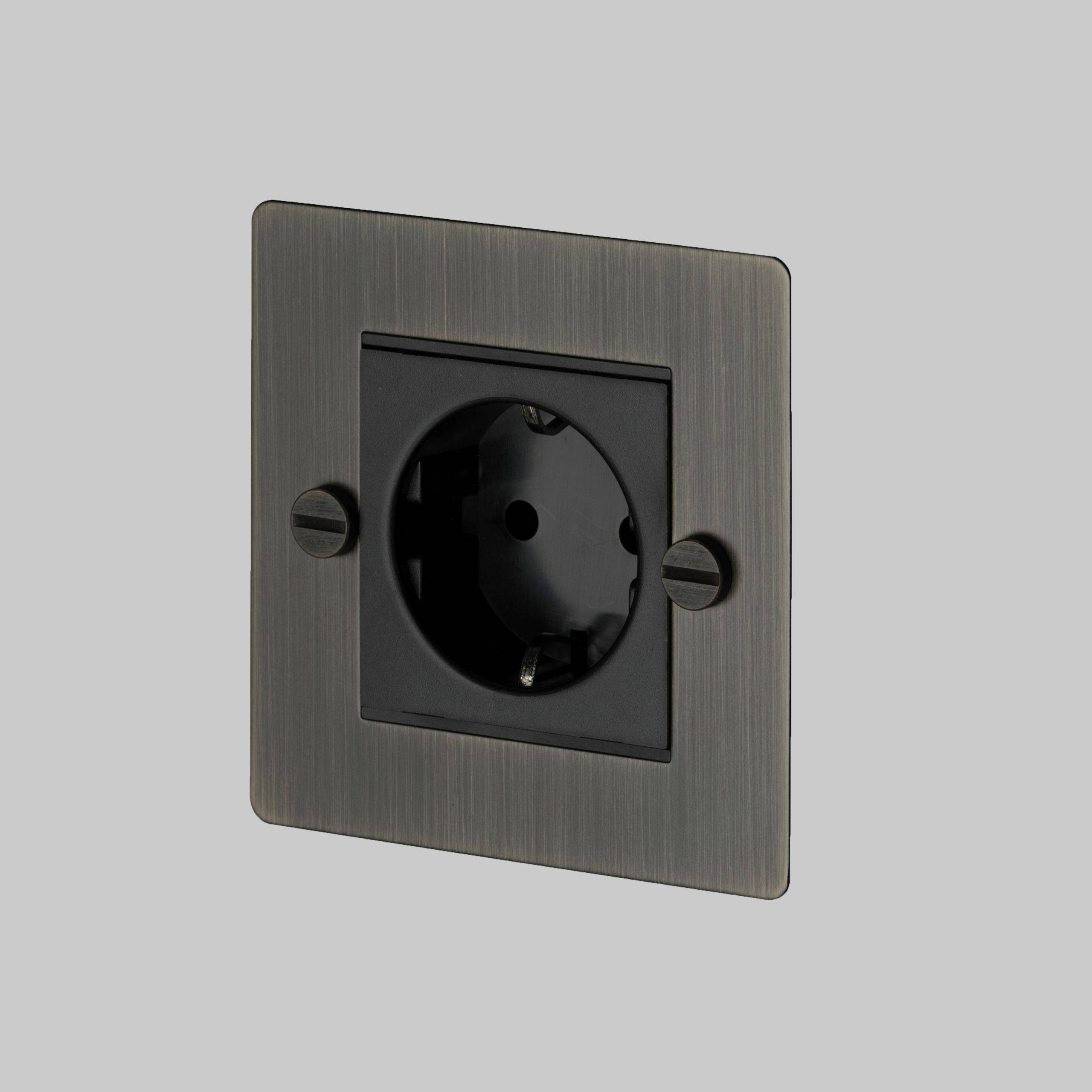 Buster + Punch 1G Euro Socket