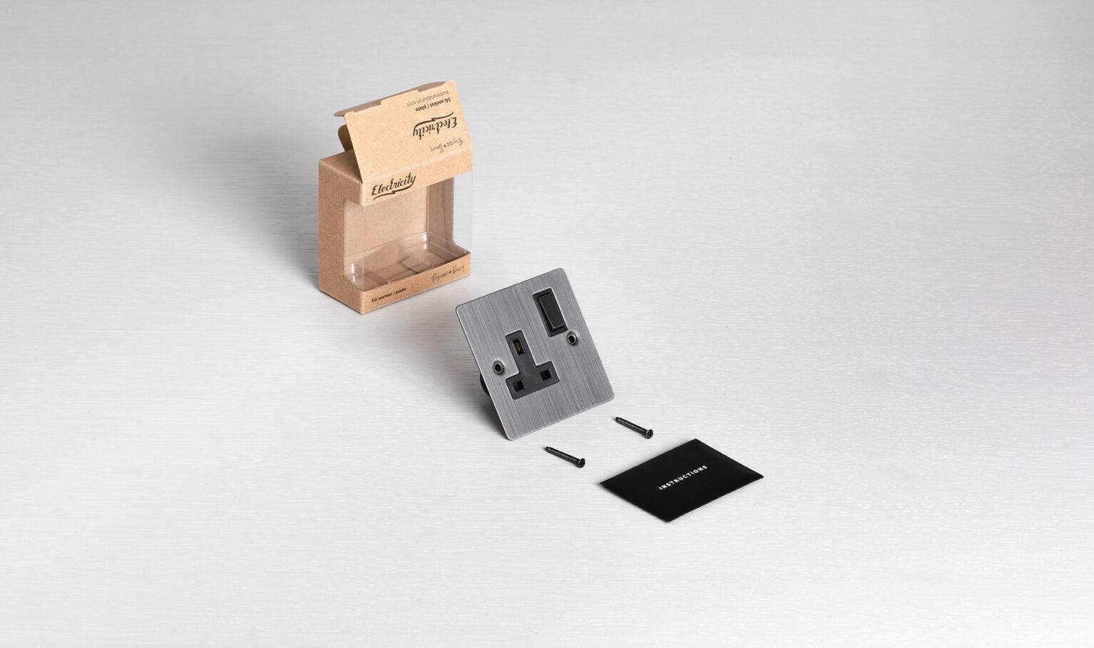 Buster + Punch 1G UK Plug Socket
