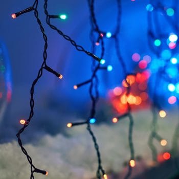 How to Hang Outdoor Christmas Lights: The Festive Lighting Guide