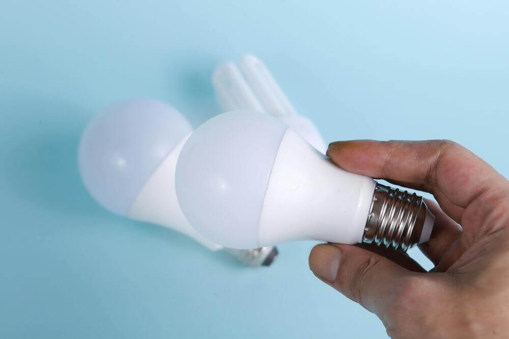 What are the advantages and disadvantages of LED lights?