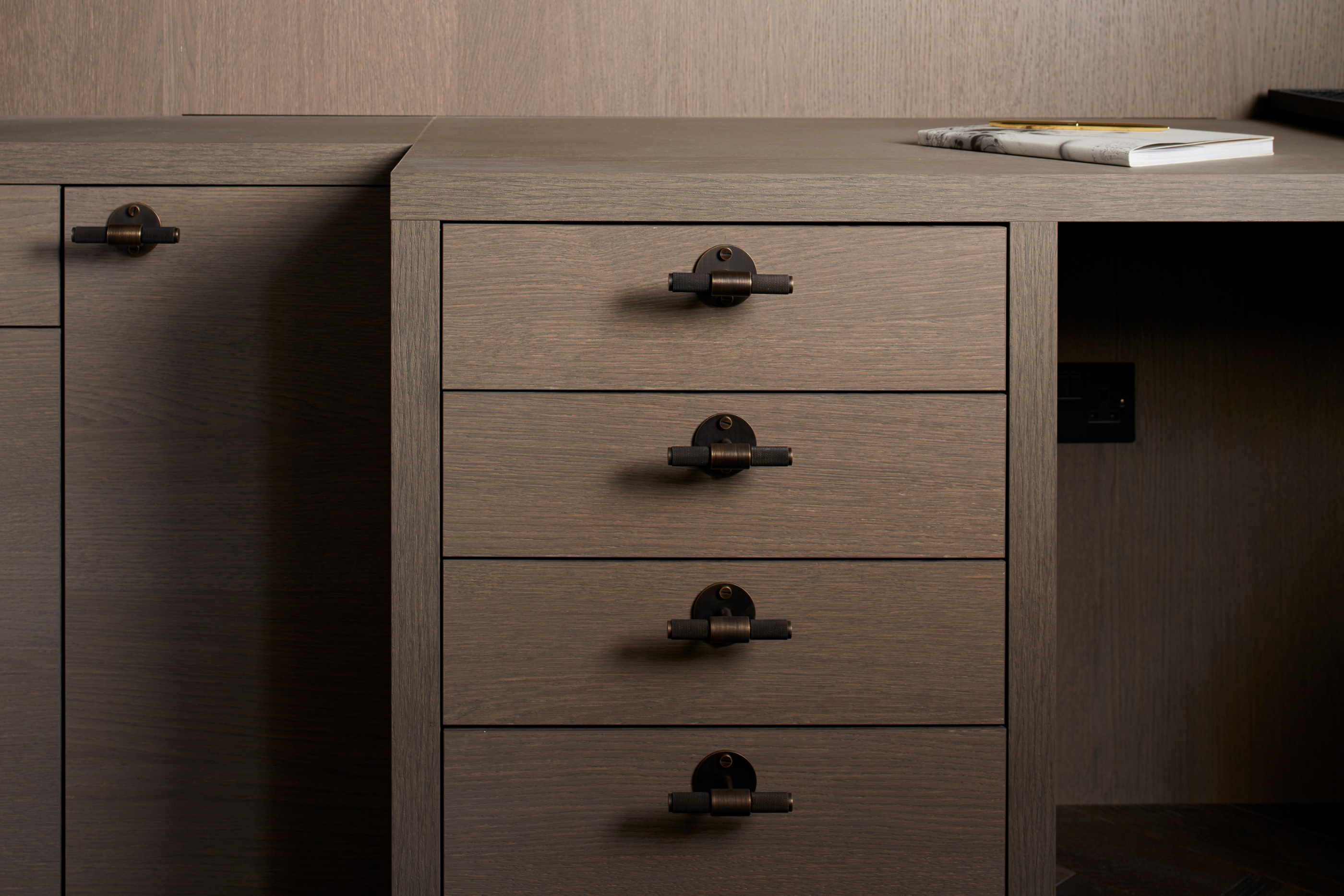 Cabinet Pulls & Knobs