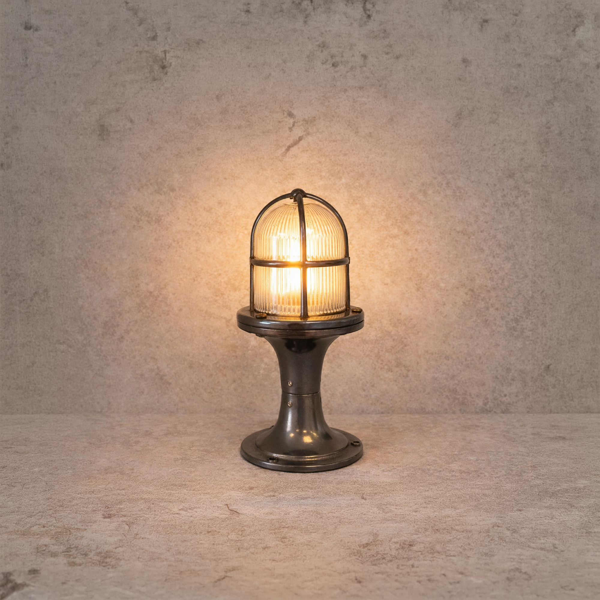 Navigator Wellington Post Lantern - Antique Brass