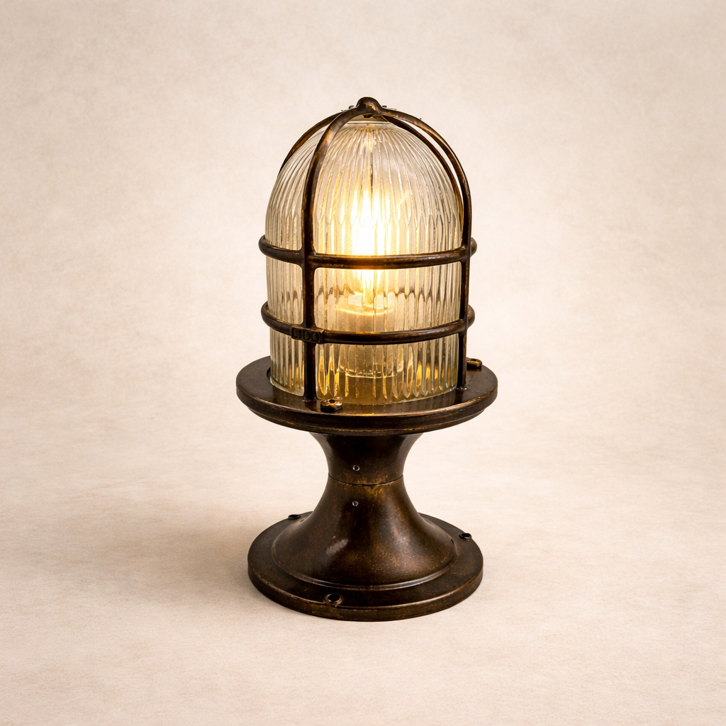 Navigator Wellington Grand Post Lantern - Antique Brass