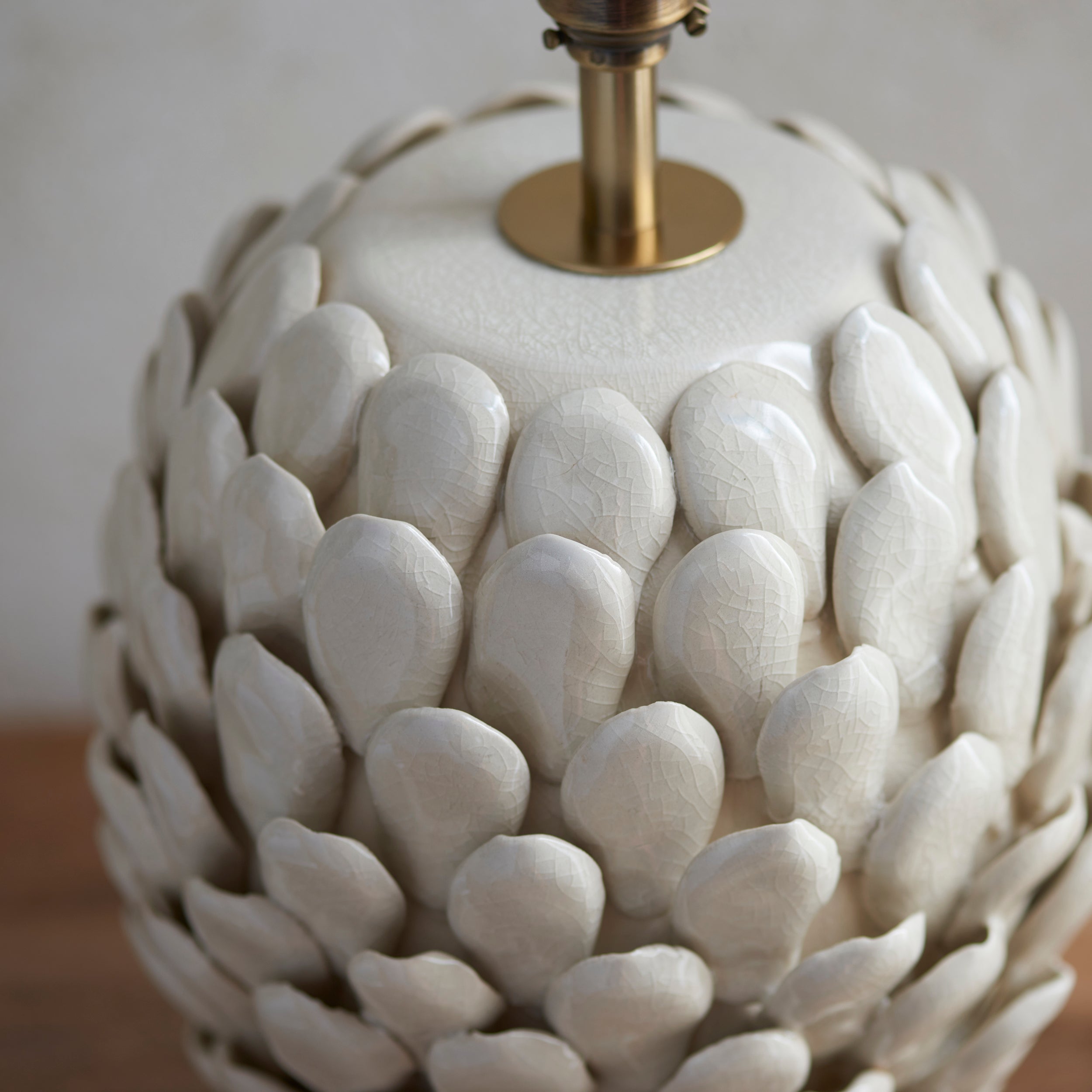 Endon Layered Leaf Single Light Table Lamp - Ivory Crackle Glaze & Brushed Aged Brass Plate