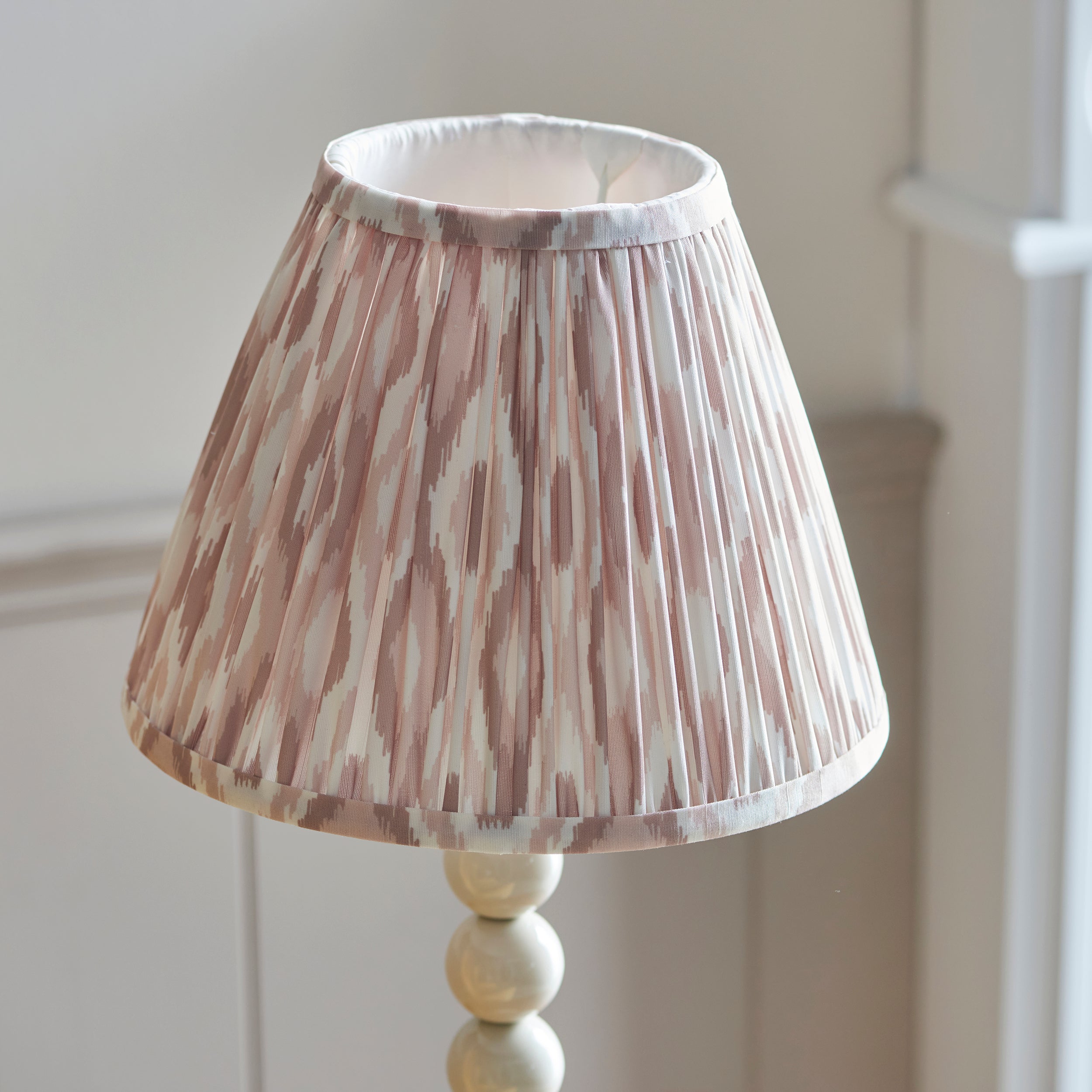 Endon Higgledy Gloss Almond White  Table Lamp & Ikat 25cm Neutral Shade