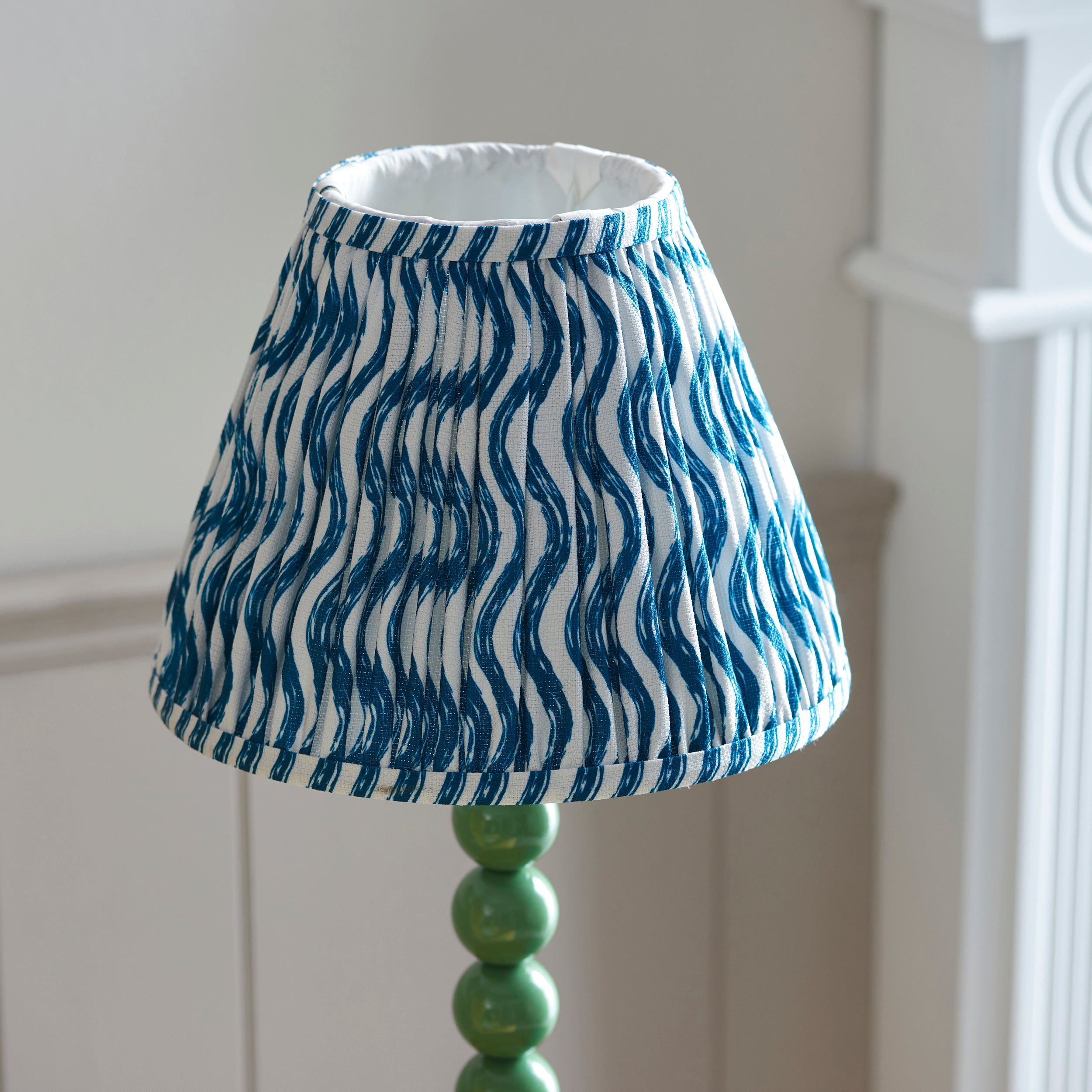 Endon Higgledy Gloss Cotswold Green Table Lamp & Ripple 25cm Marlin Blue Shade