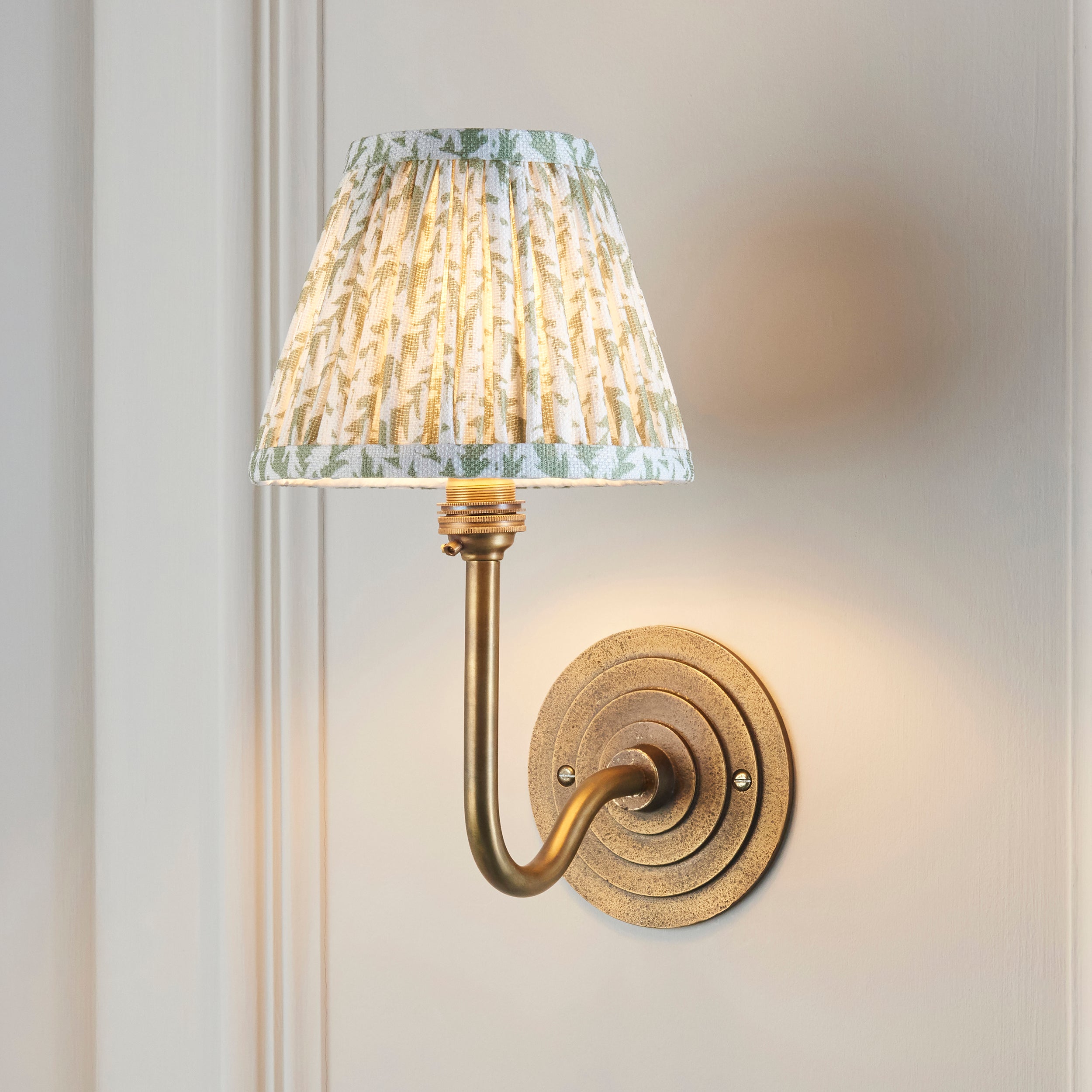 Endon Halo Swan & Leaf 16Cm Wall Light - Antique Brass & Herb Garden Green Fabric