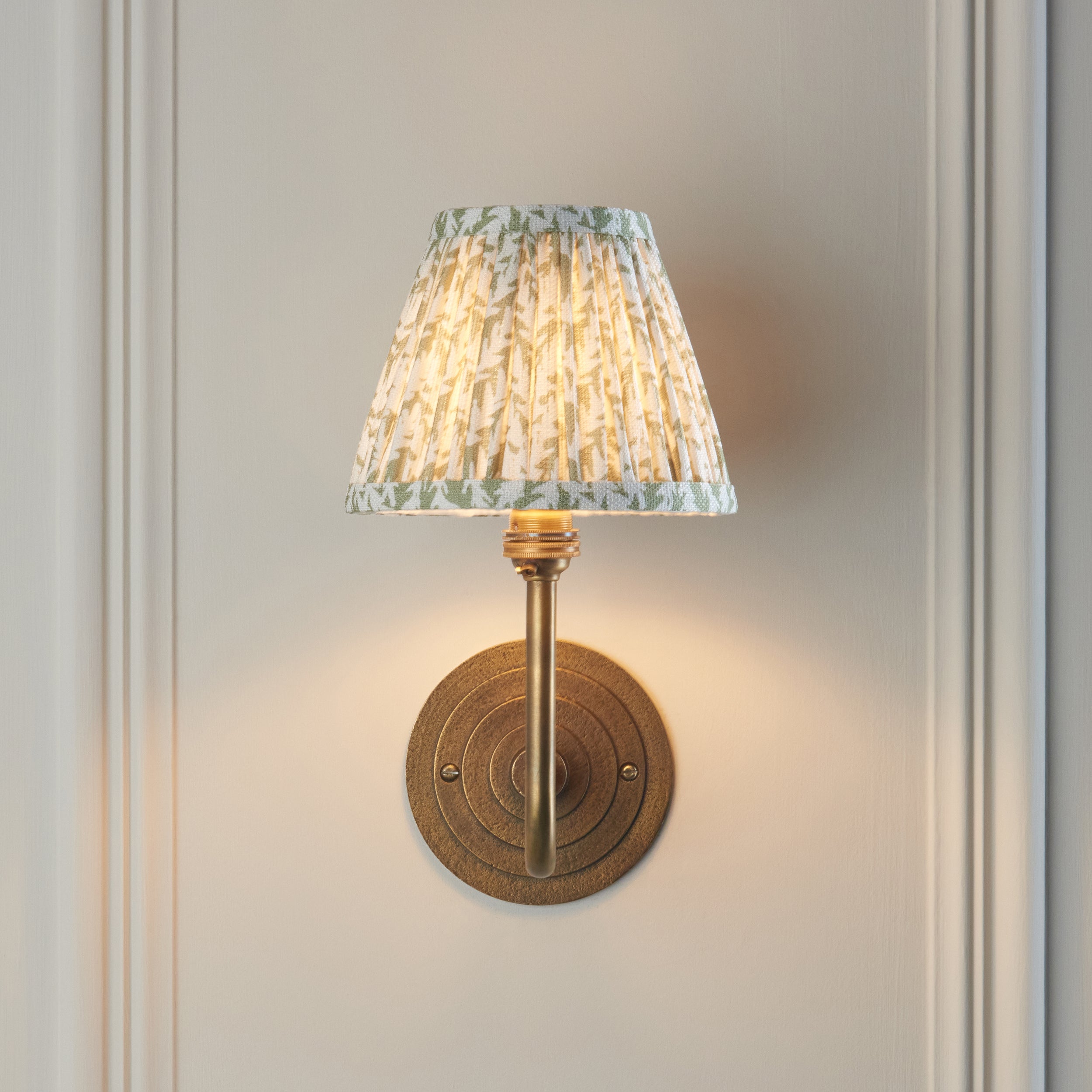 Endon Halo Swan & Leaf 16Cm Wall Light - Antique Brass & Herb Garden Green Fabric