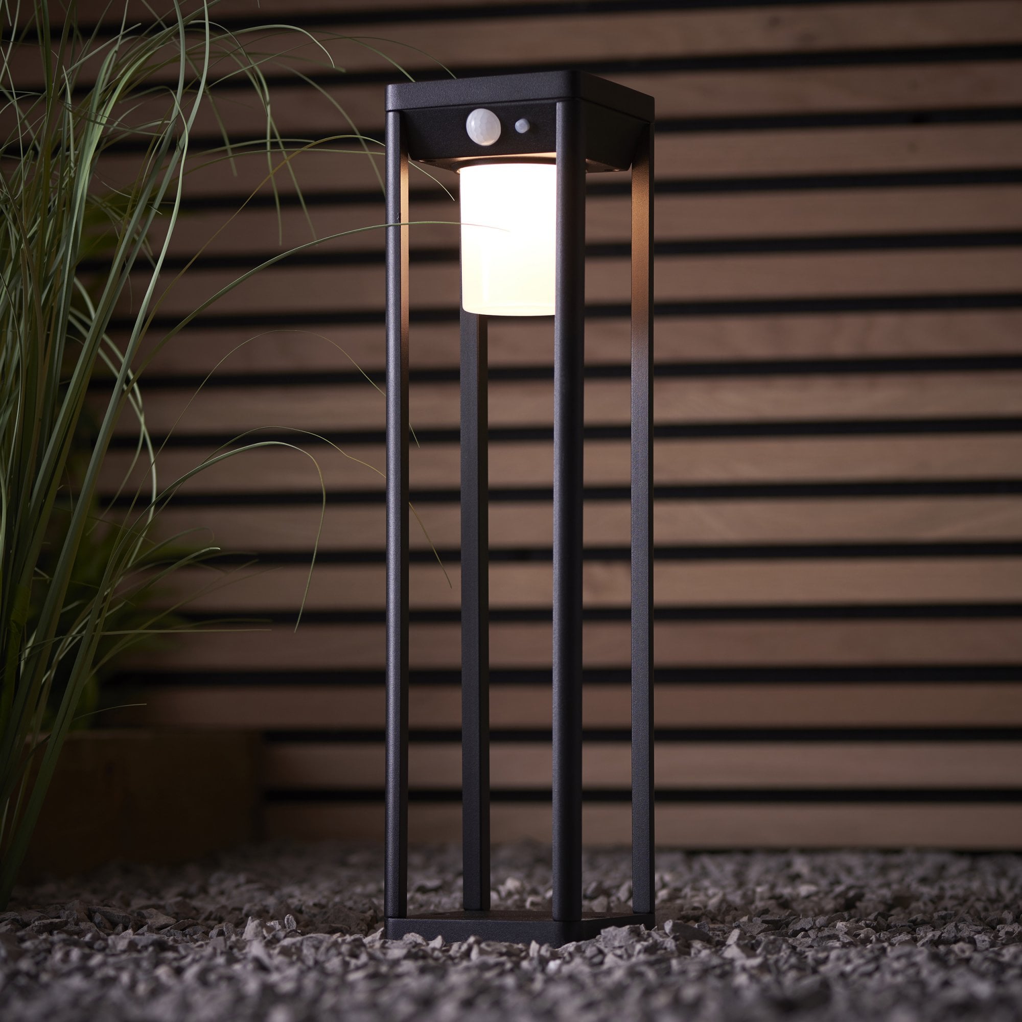 Endon Hallam Single Light Post Light - Photocell And PIR - Solar -  Textured Black & White Pc