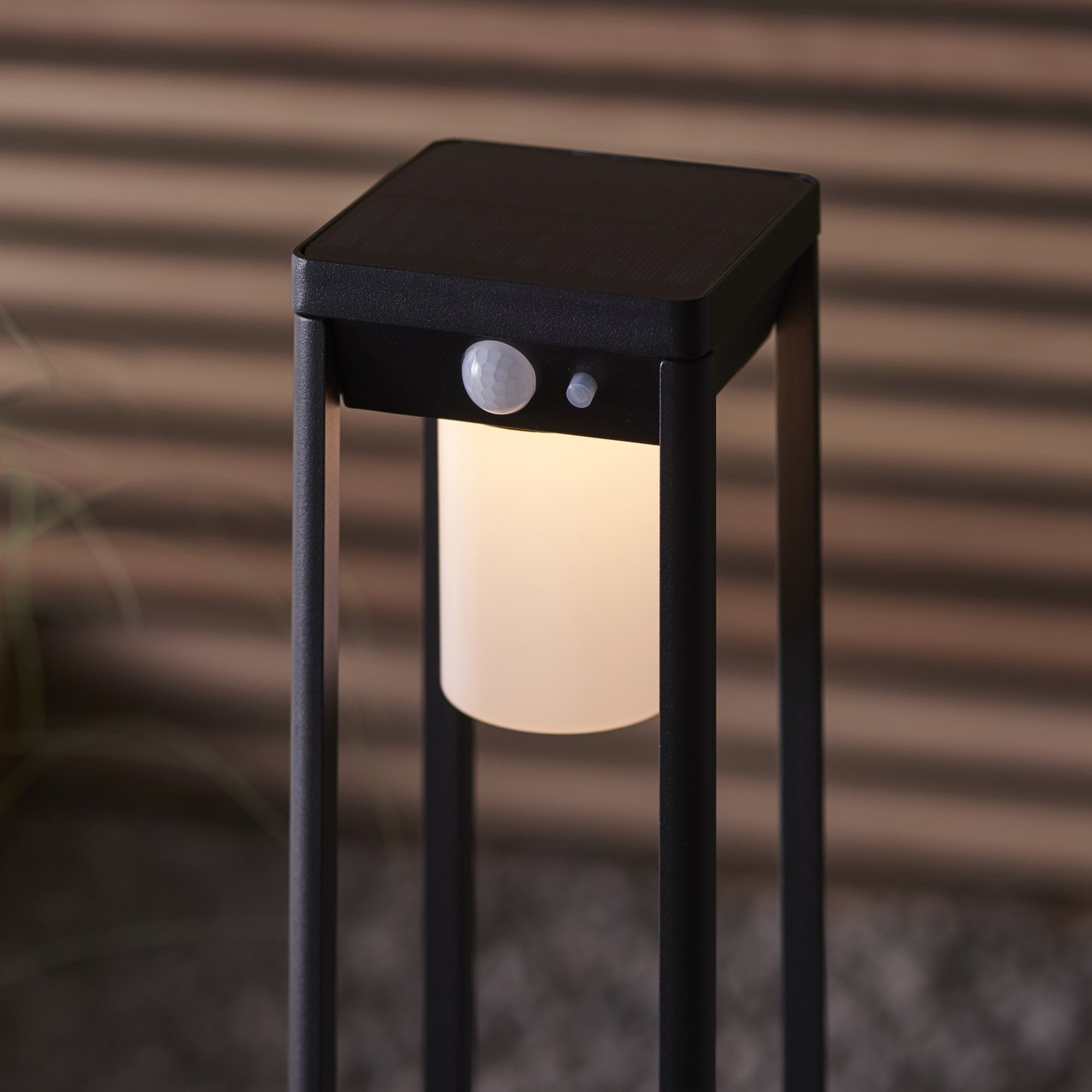 Endon Hallam Single Light Post Light - Photocell And PIR - Solar -  Textured Black & White Pc