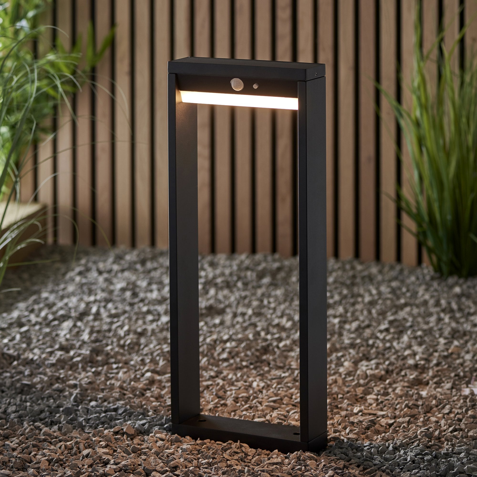 Endon Dannah Single Light Post Light - Photocell And PIR - Solar -  Textured Black & White Pc