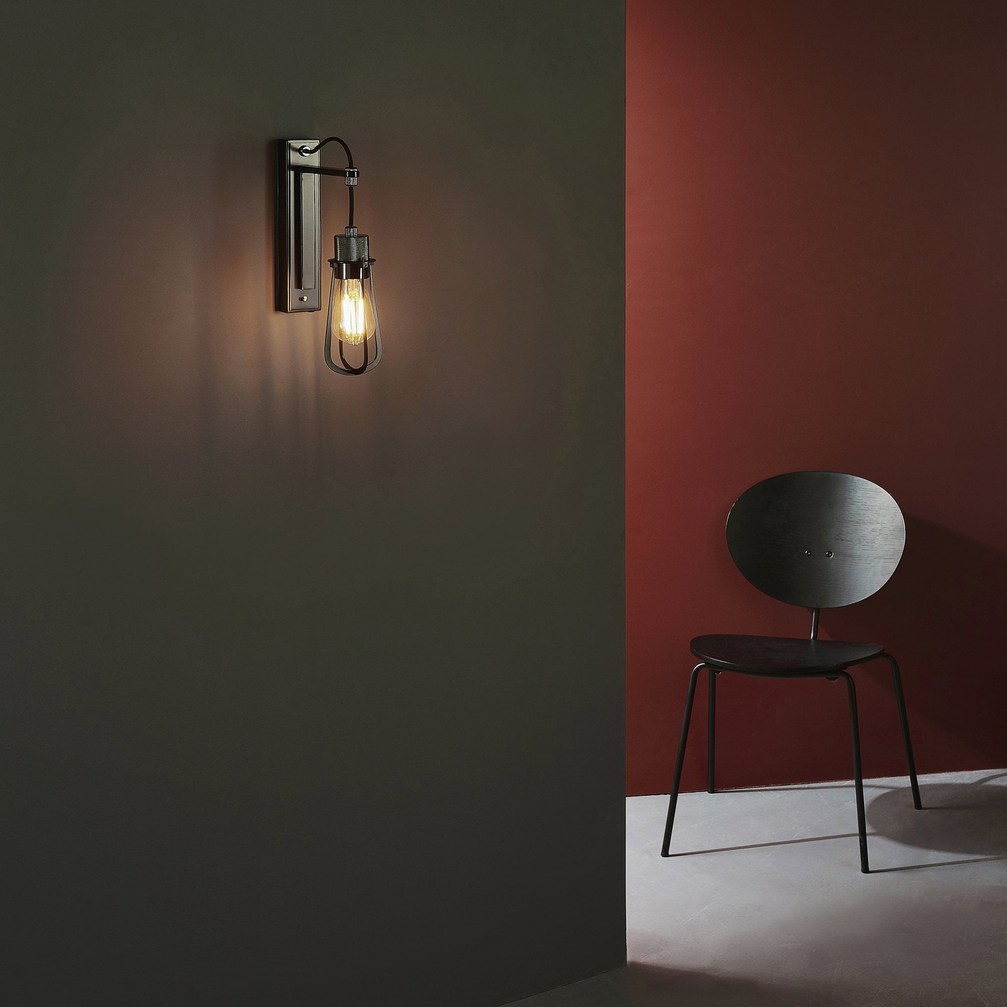 Utopia Metallic Wall Light - Black Chrome