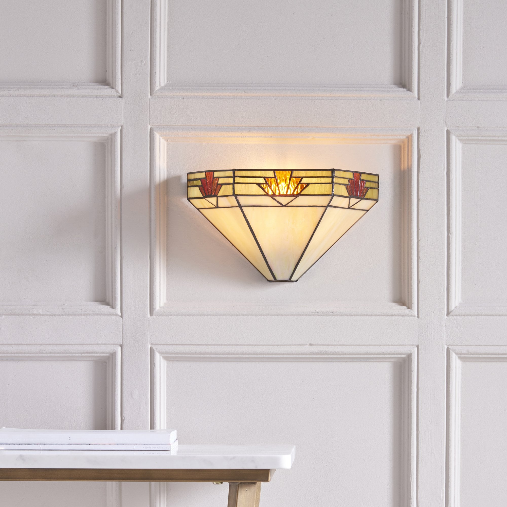Interiors 1900 Nevada Wall Fitting - Tiffany Glass
