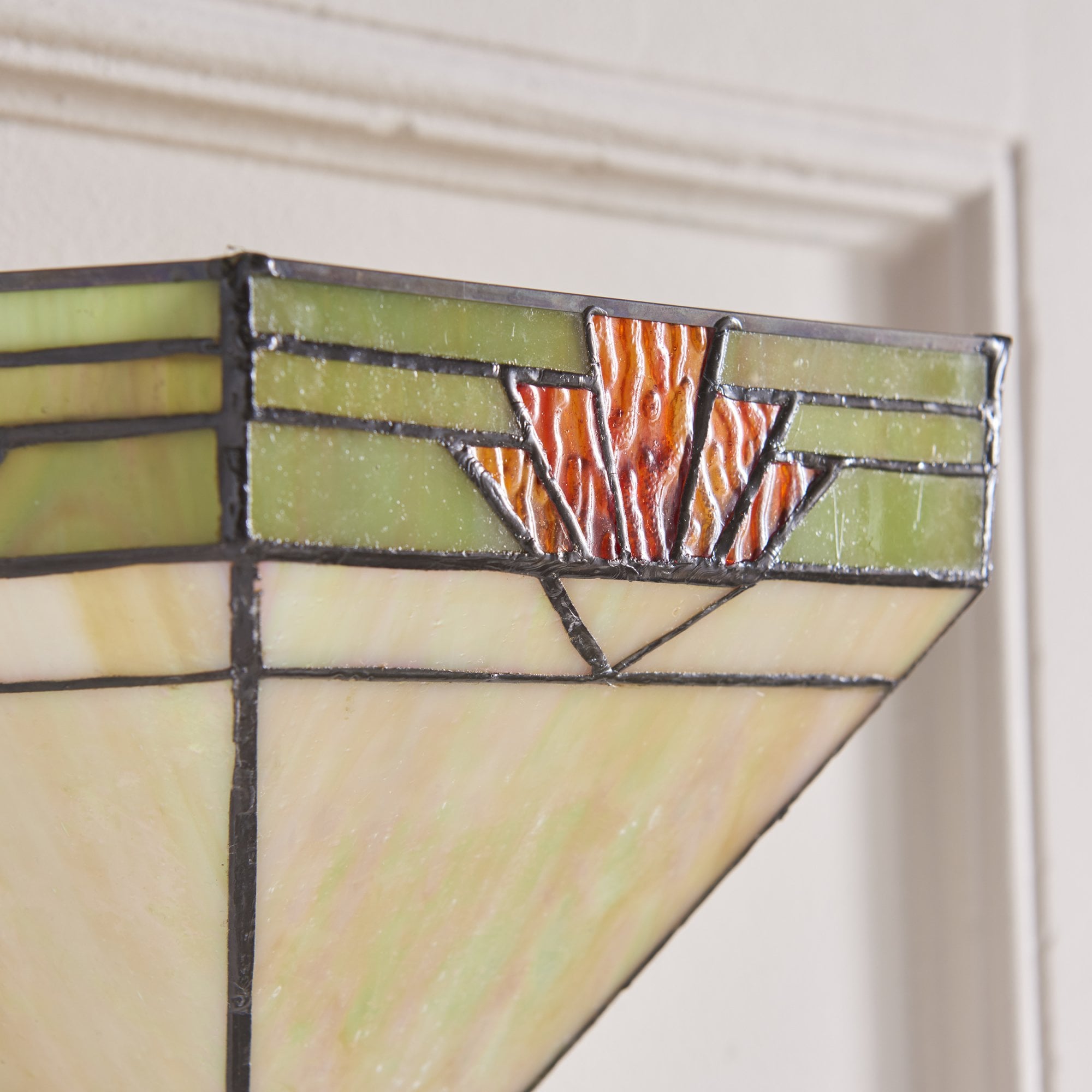Interiors 1900 Nevada Wall Fitting - Tiffany Glass