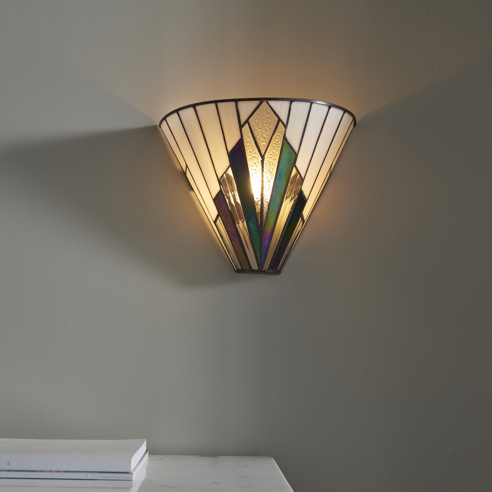 Interiors 1900 Astoria Single Wall Fitting - Tiffany Glass