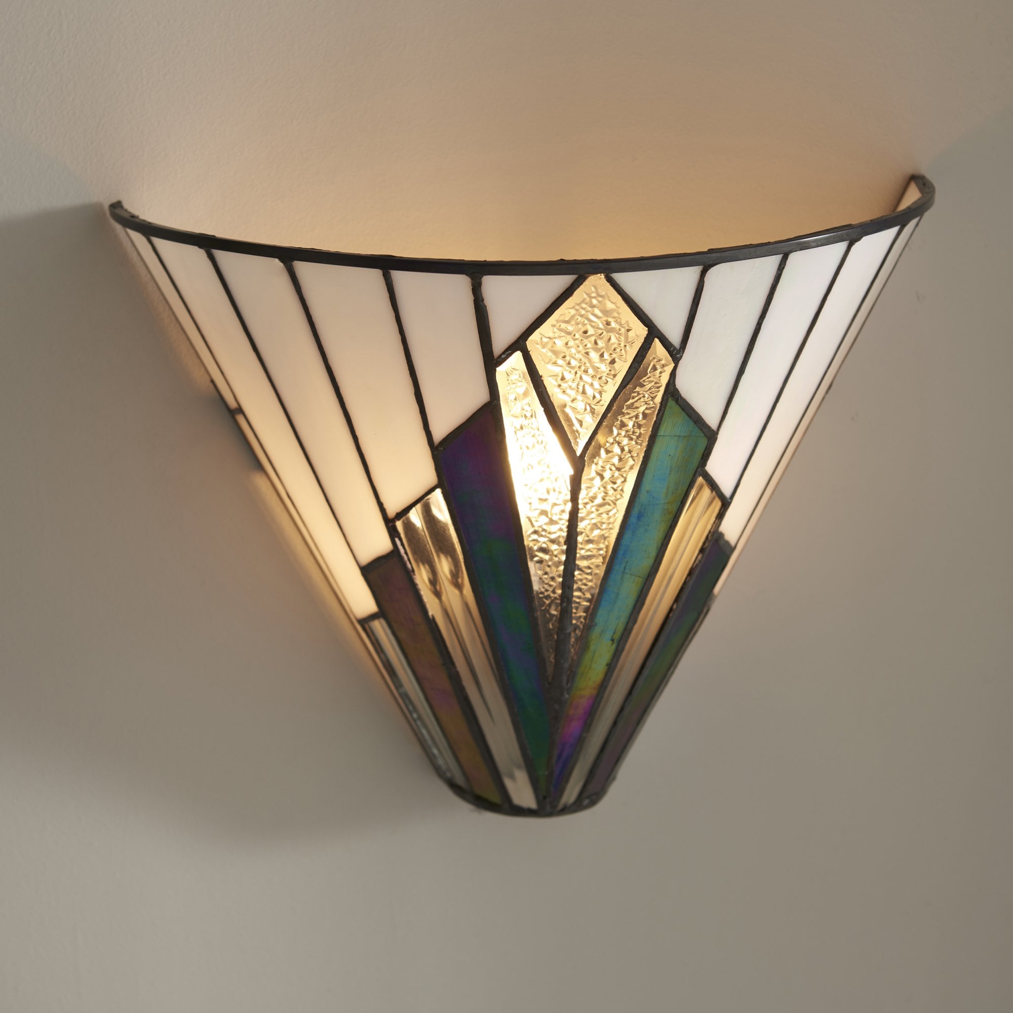Interiors 1900 Astoria Single Wall Fitting - Tiffany Glass