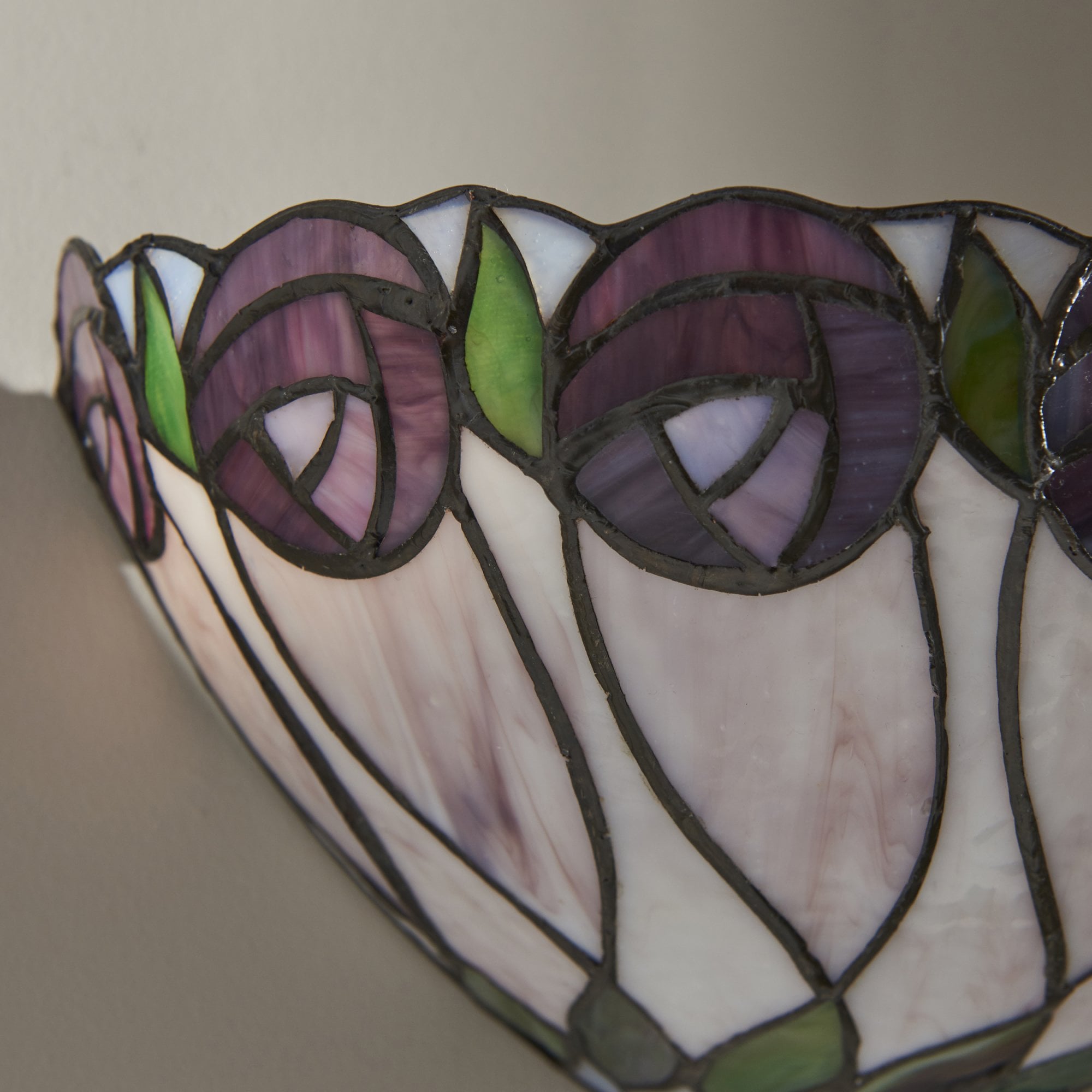 Interiors 1900 Hutchinson Single Wall Fitting - Tiffany Glass