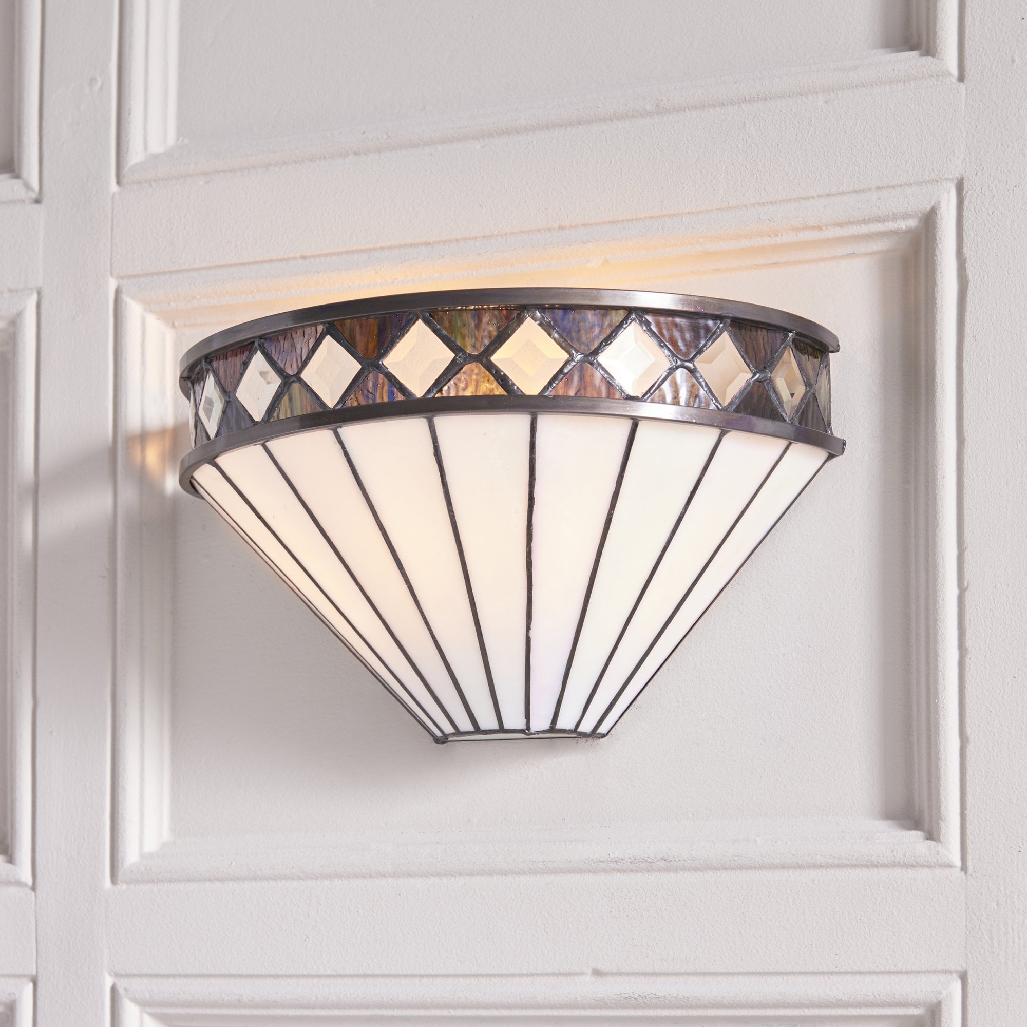 Interiors 1900 Fargo Single Wall Fitting - Tiffany Glass
