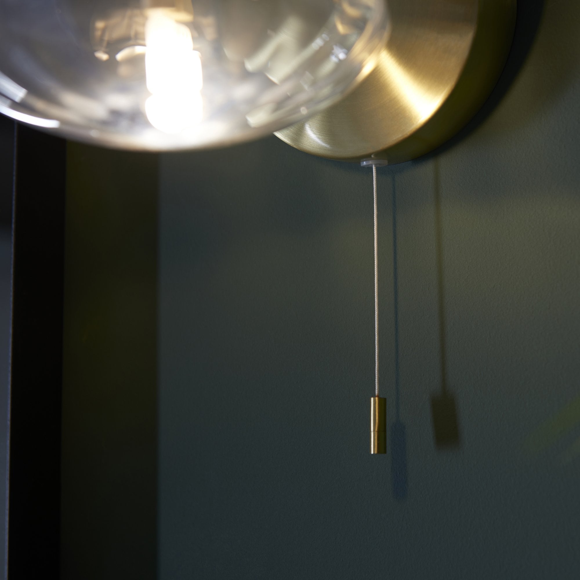 Utopia Current Single Wall Light - Brushed Gold & Clear Ribbed Glass