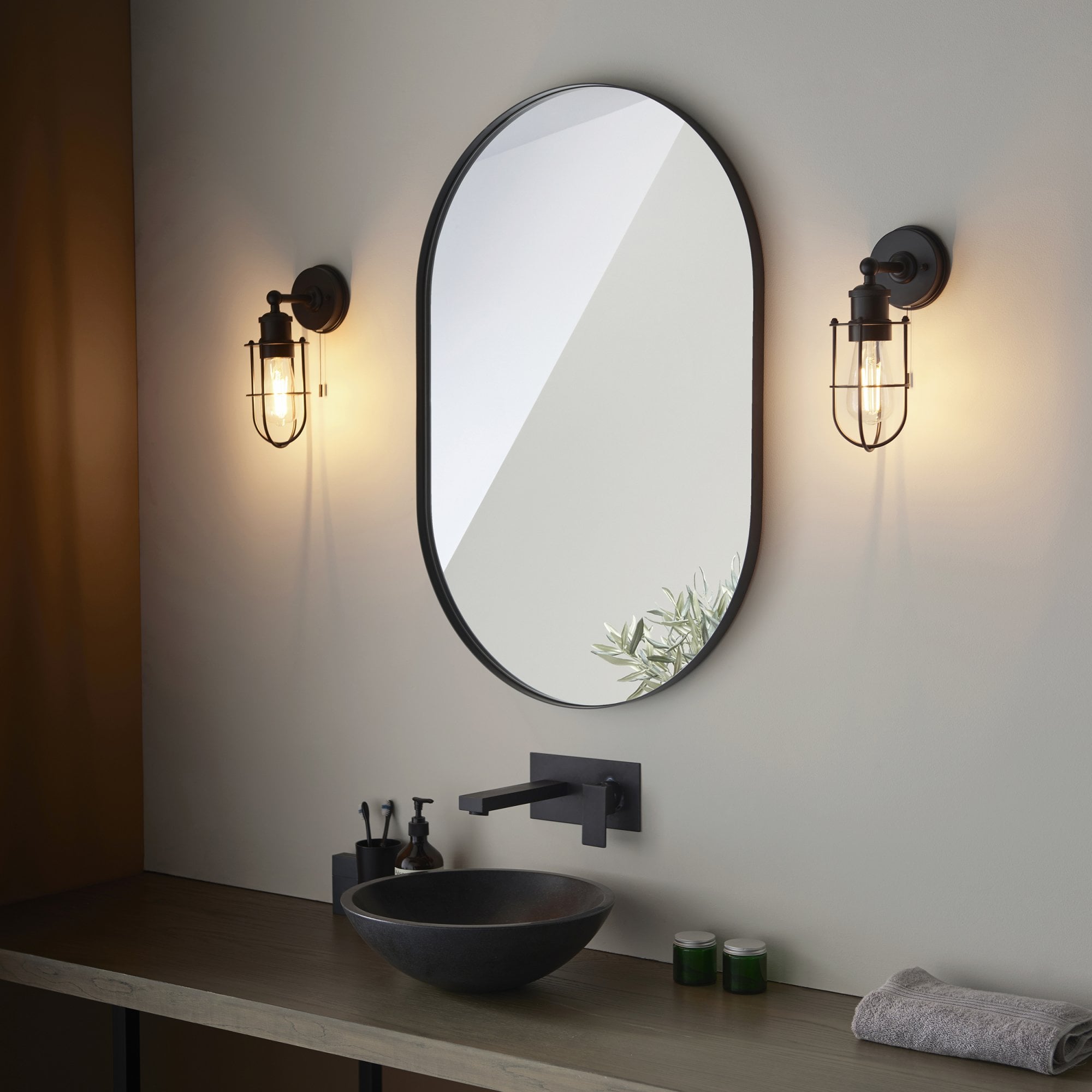 Utopia Aviary Single Wall Light - Matt Black
