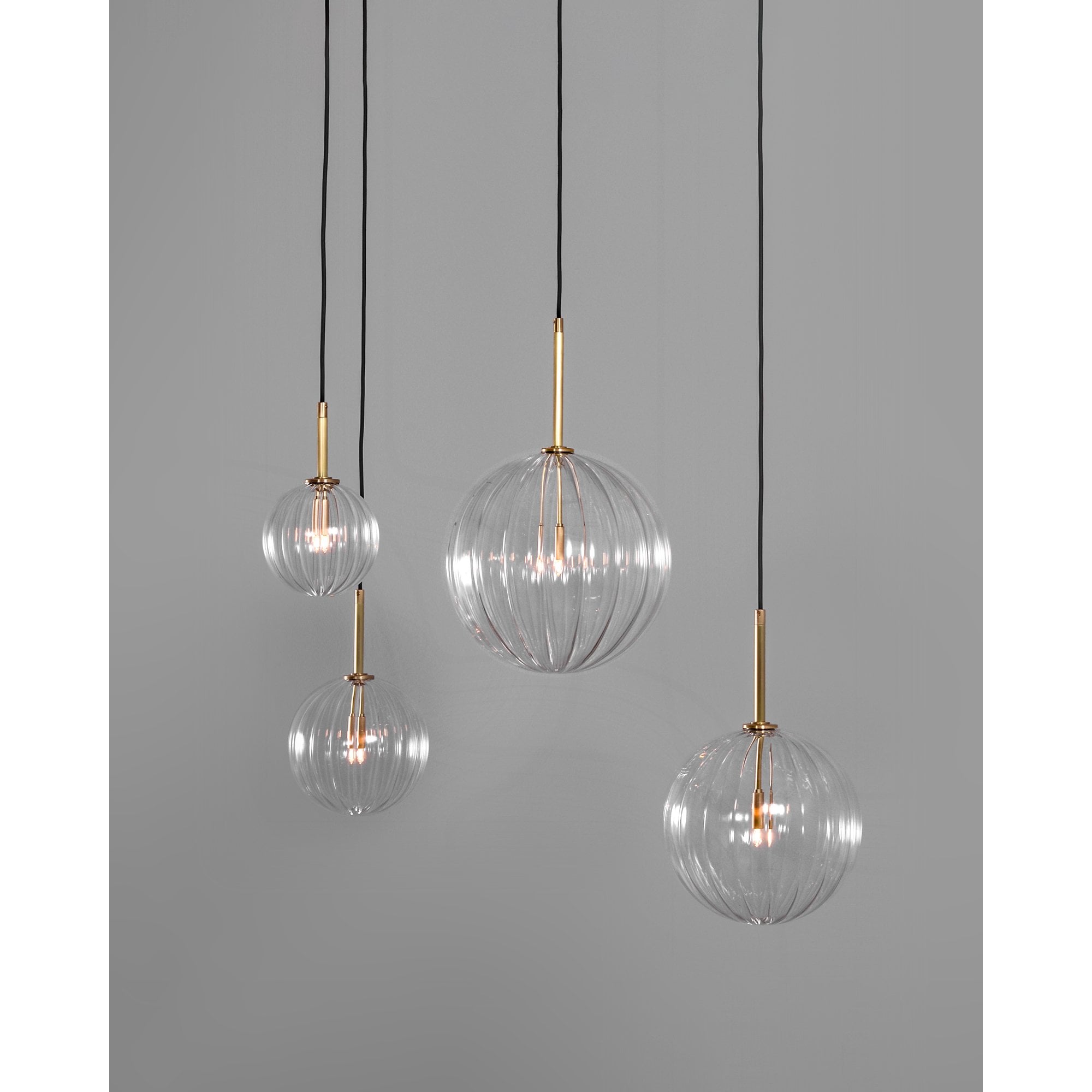 Schwung Dries Single Pendant - Dries Ribbon Glass