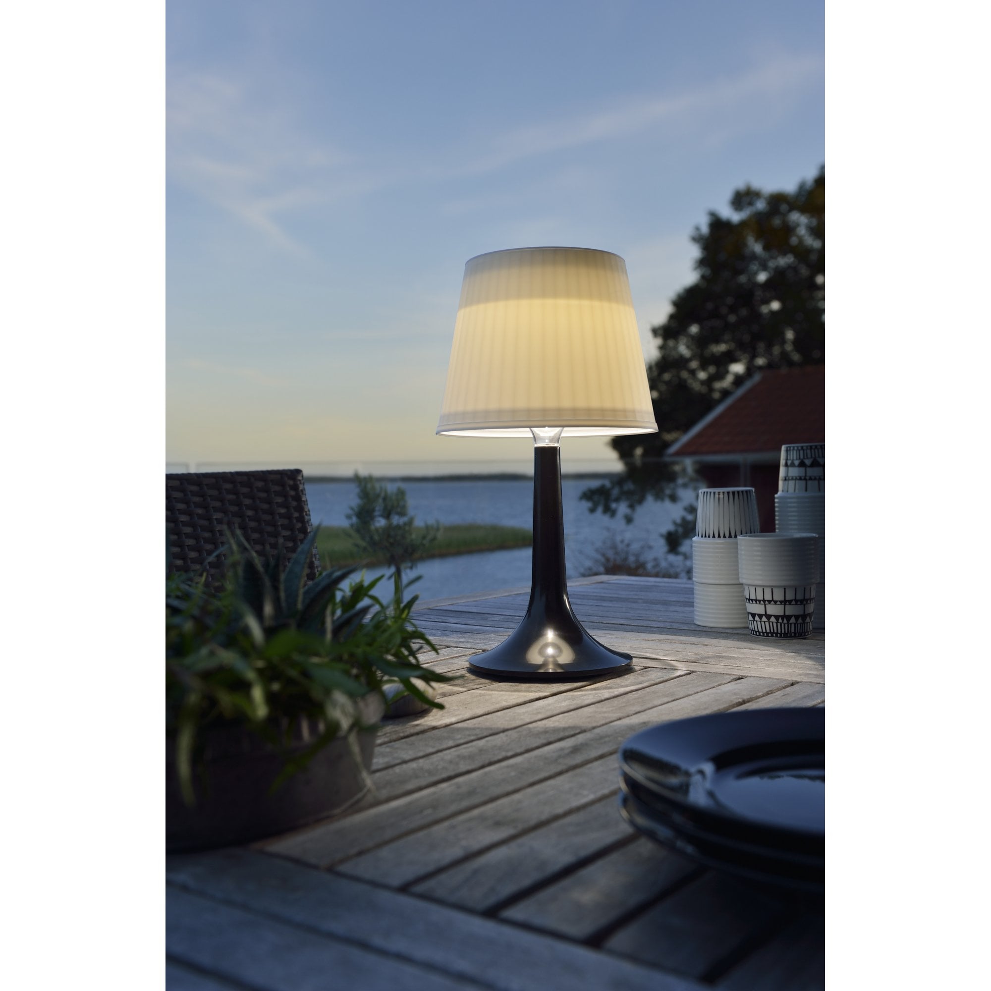 Konstsmide Assisi Solar LED Table Lamp - Black
