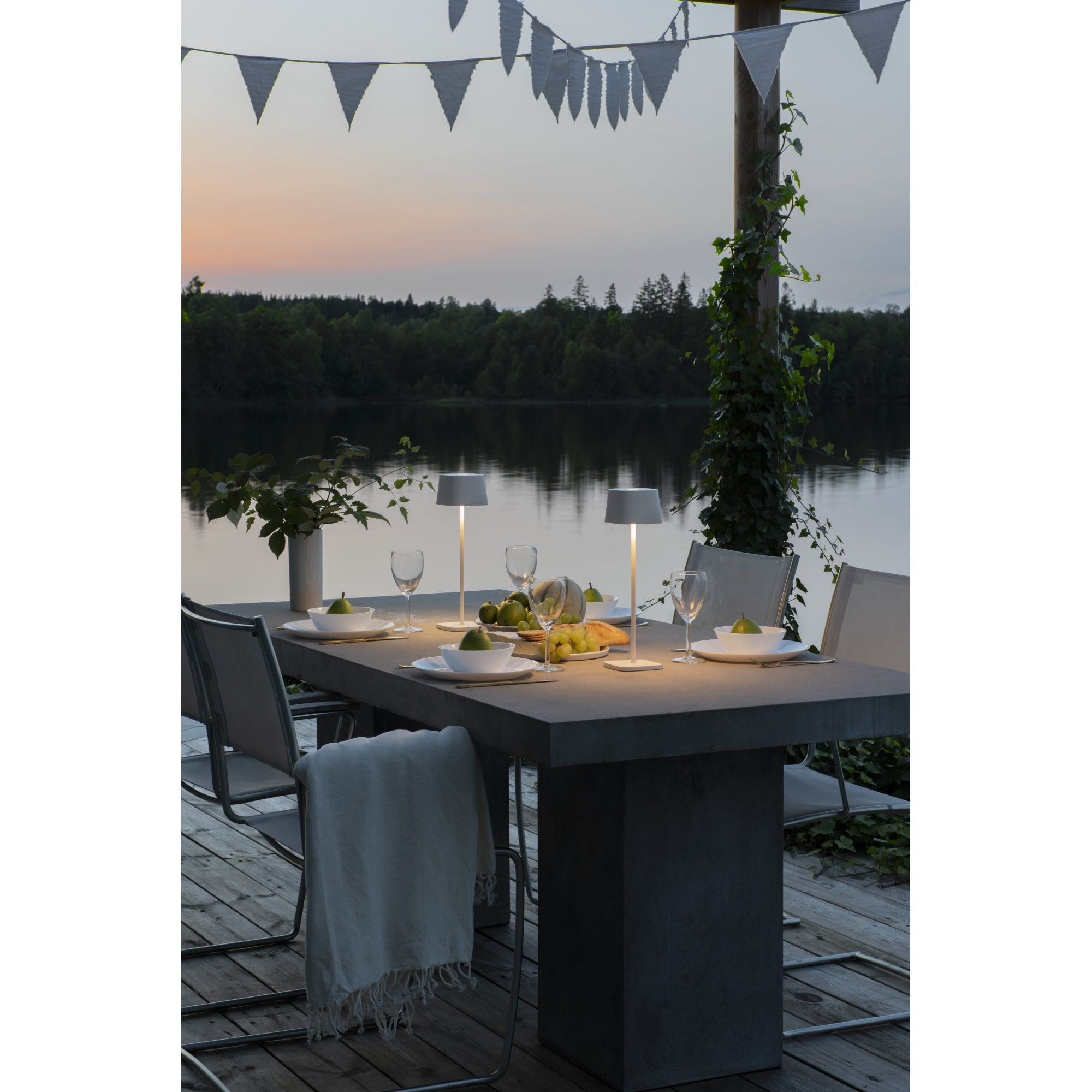 Konstsmide Capri LED Table Lamp with USB - Matt White