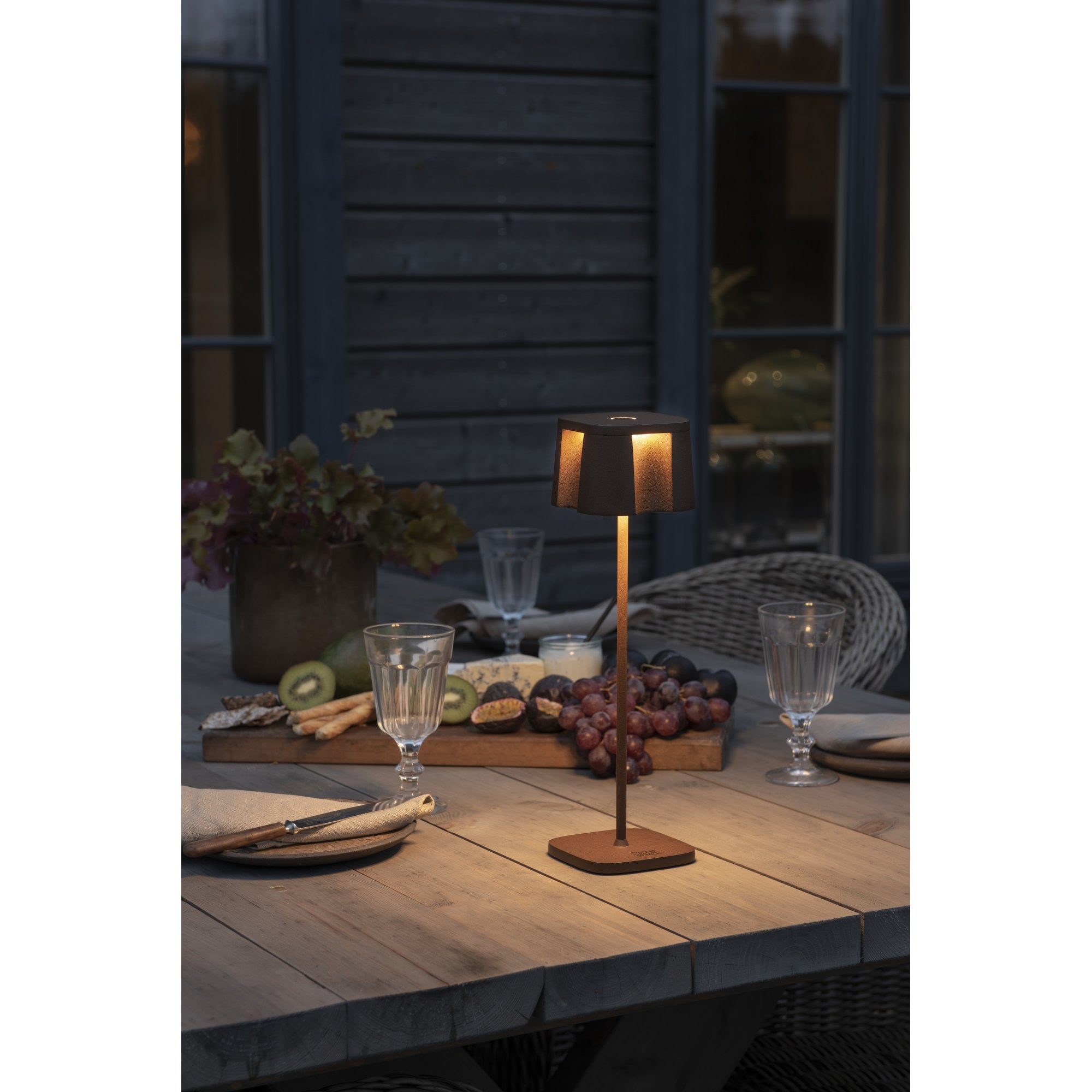 Konstsmide Nice Table Lamp with USB - Rust