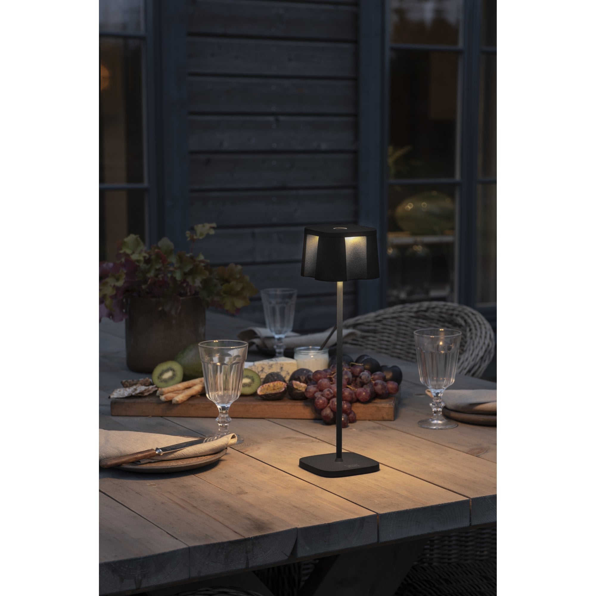 Konstsmide Nice Table Lamp with USB - Matt Black