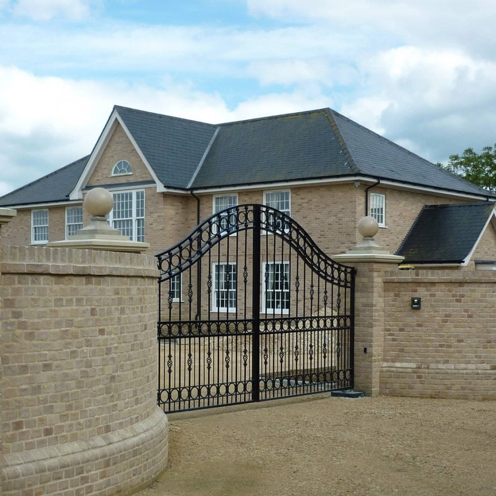 Stone Globe Finial Light - Sandstone - Mains